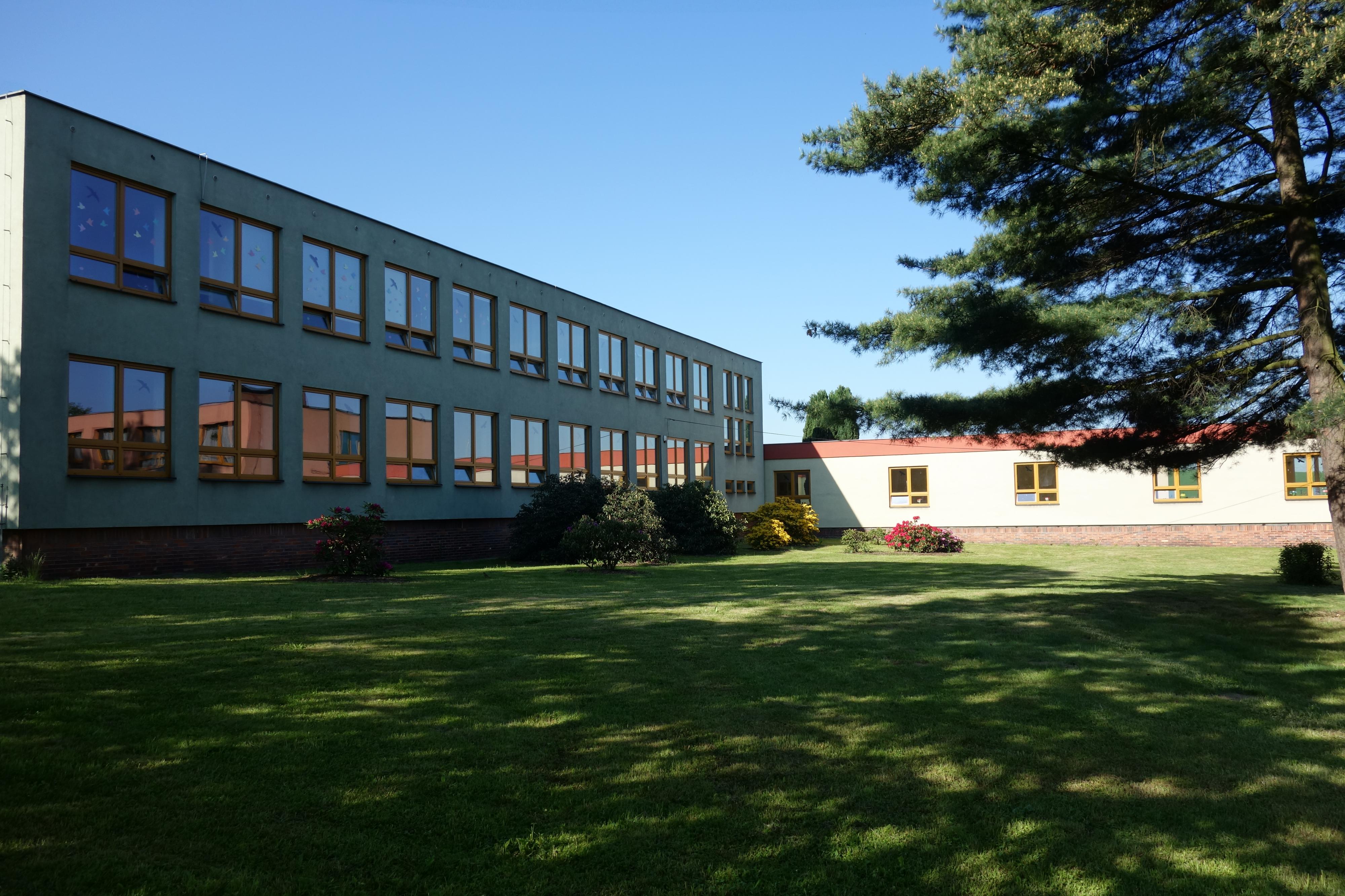 ZŠ a MŠ Dolní Kralovice foto 2