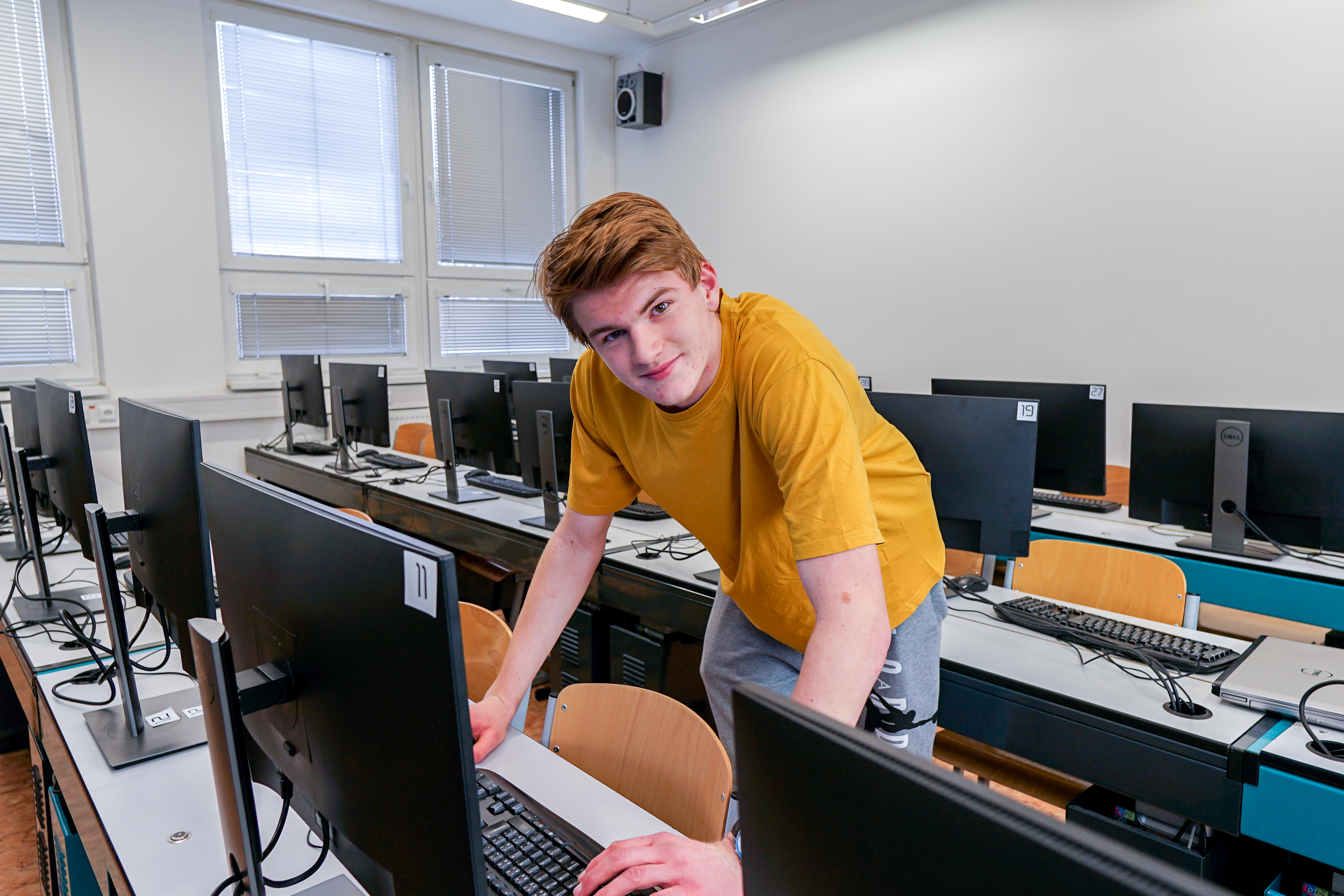 Soukromá střední škola výpočetní techniky foto 4