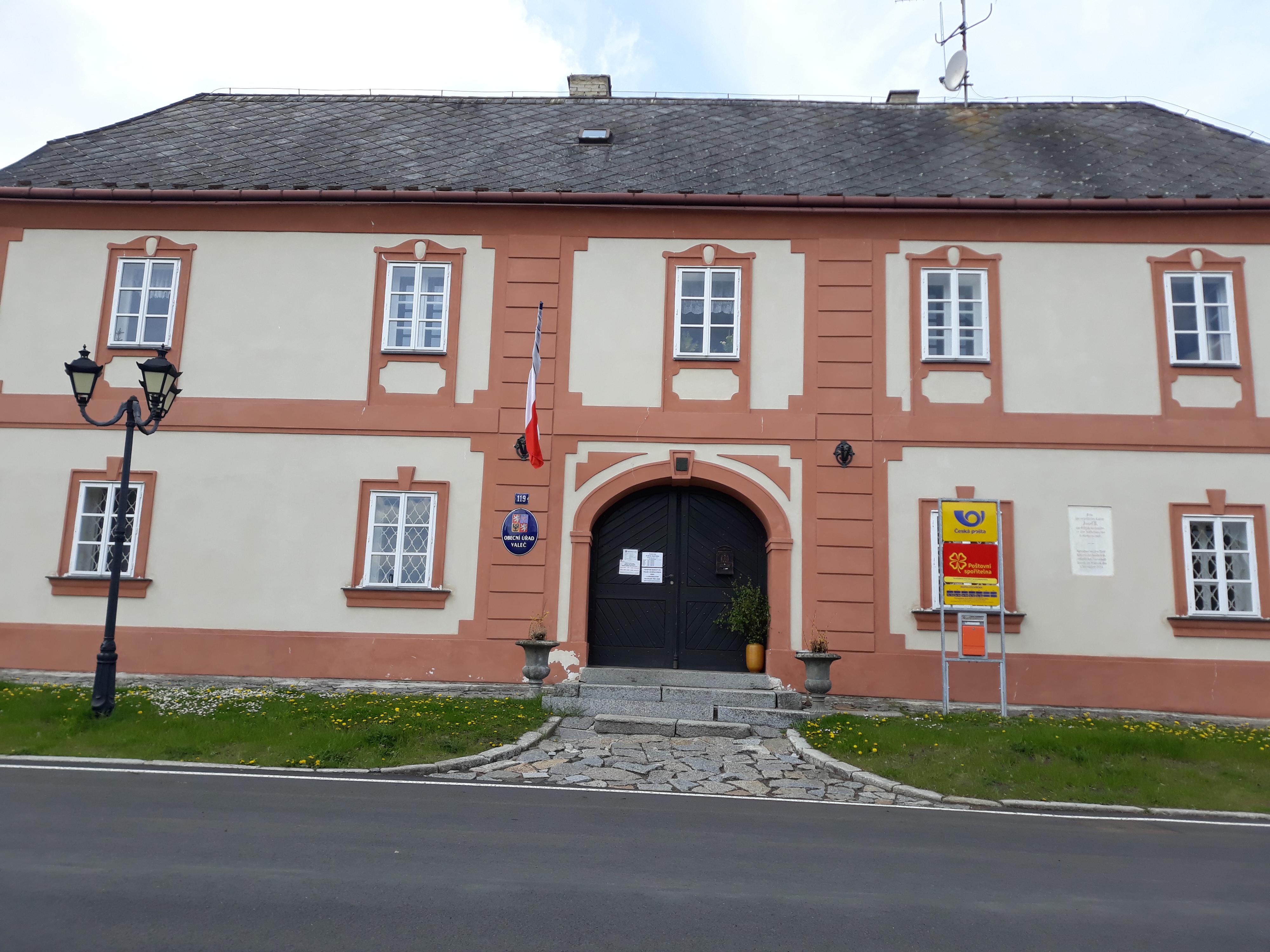 Valeč - obecní úřad foto 4