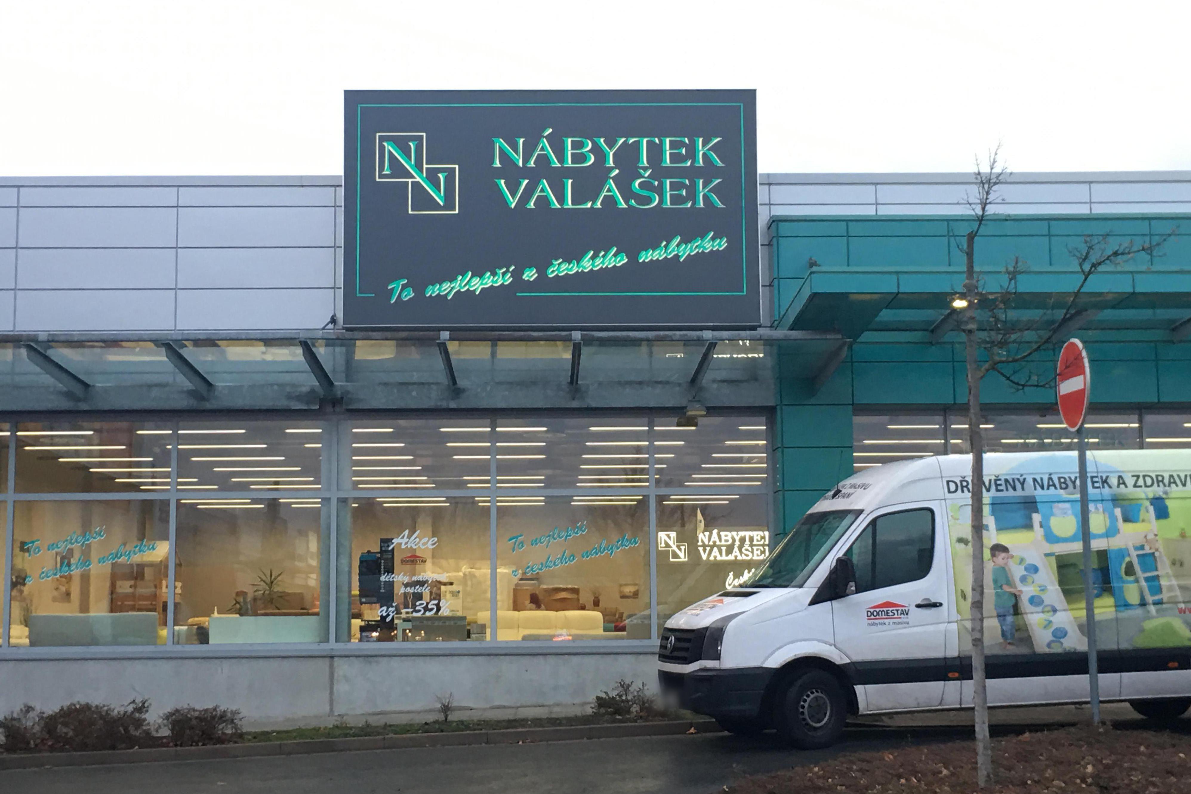 Nábytek z masivu DOMESTAV s.r.o.