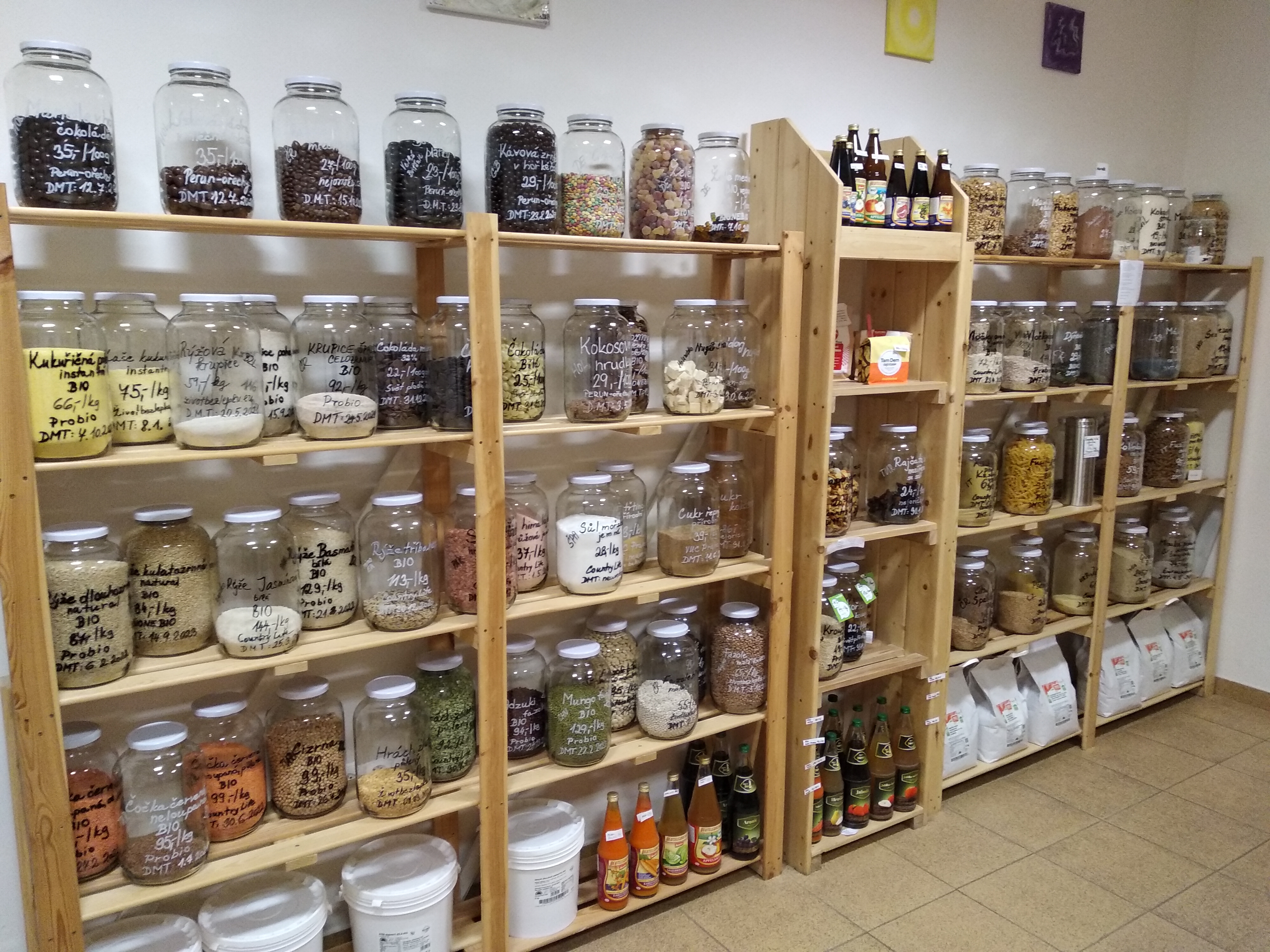 ZRNKA - bezobalový obchod s posezením foto 3