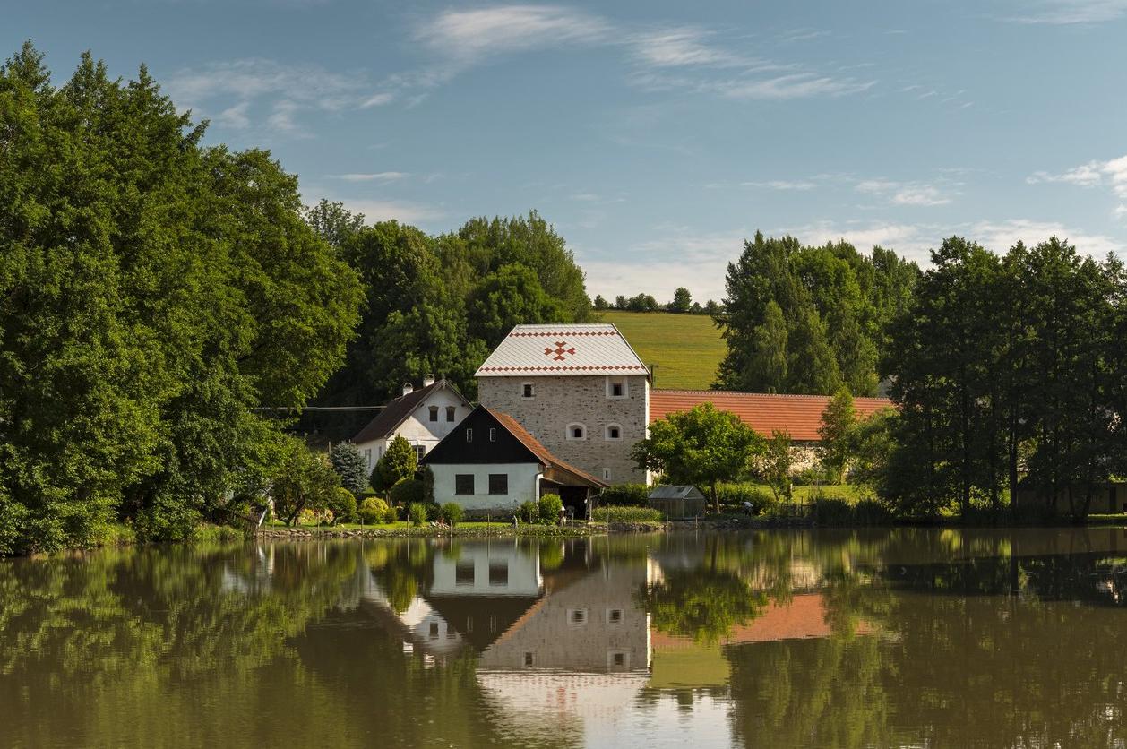 Tvrz Sudkův Důl foto 2