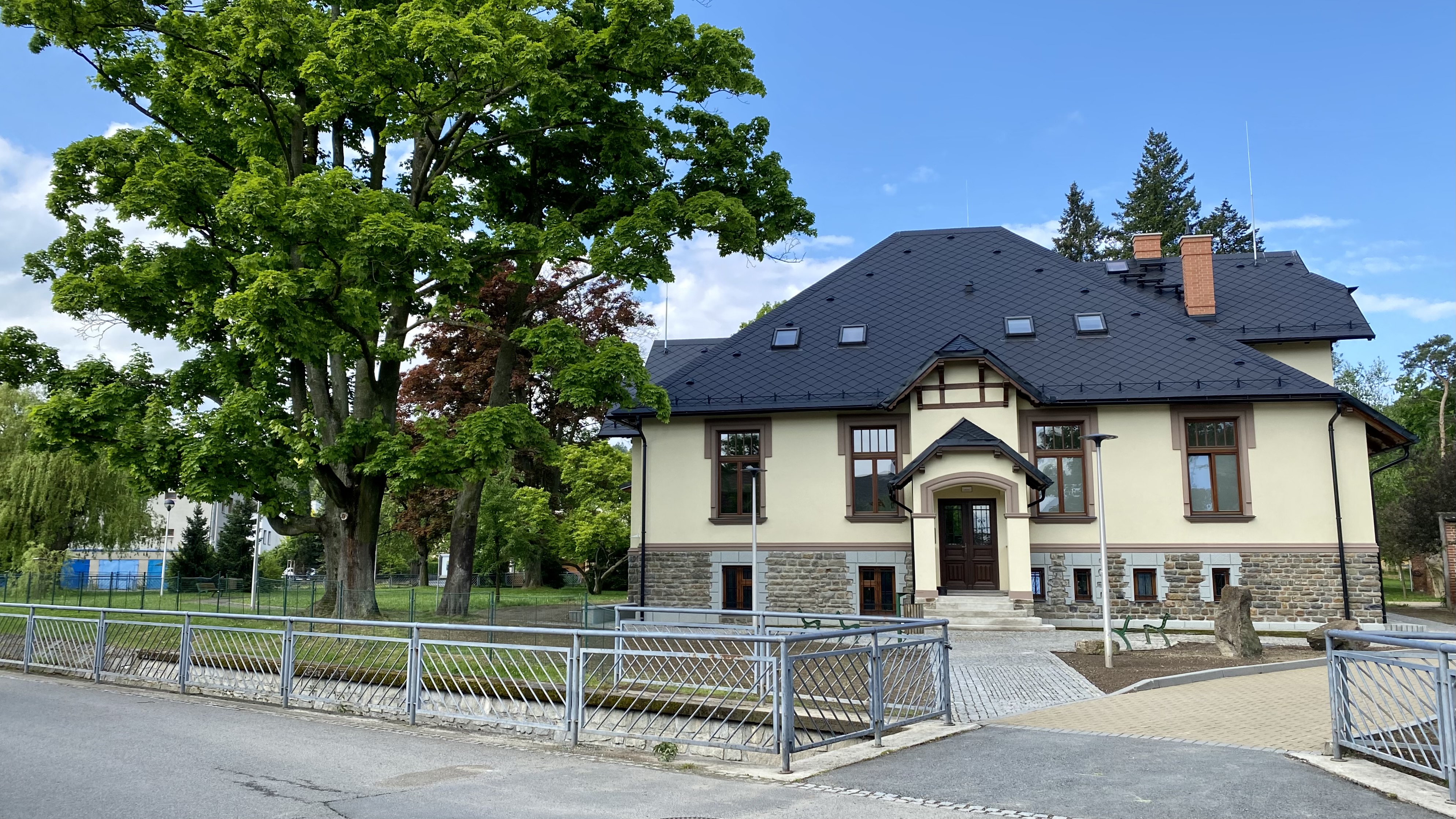 Knihovna a infocentrum Háj ve Slezsku