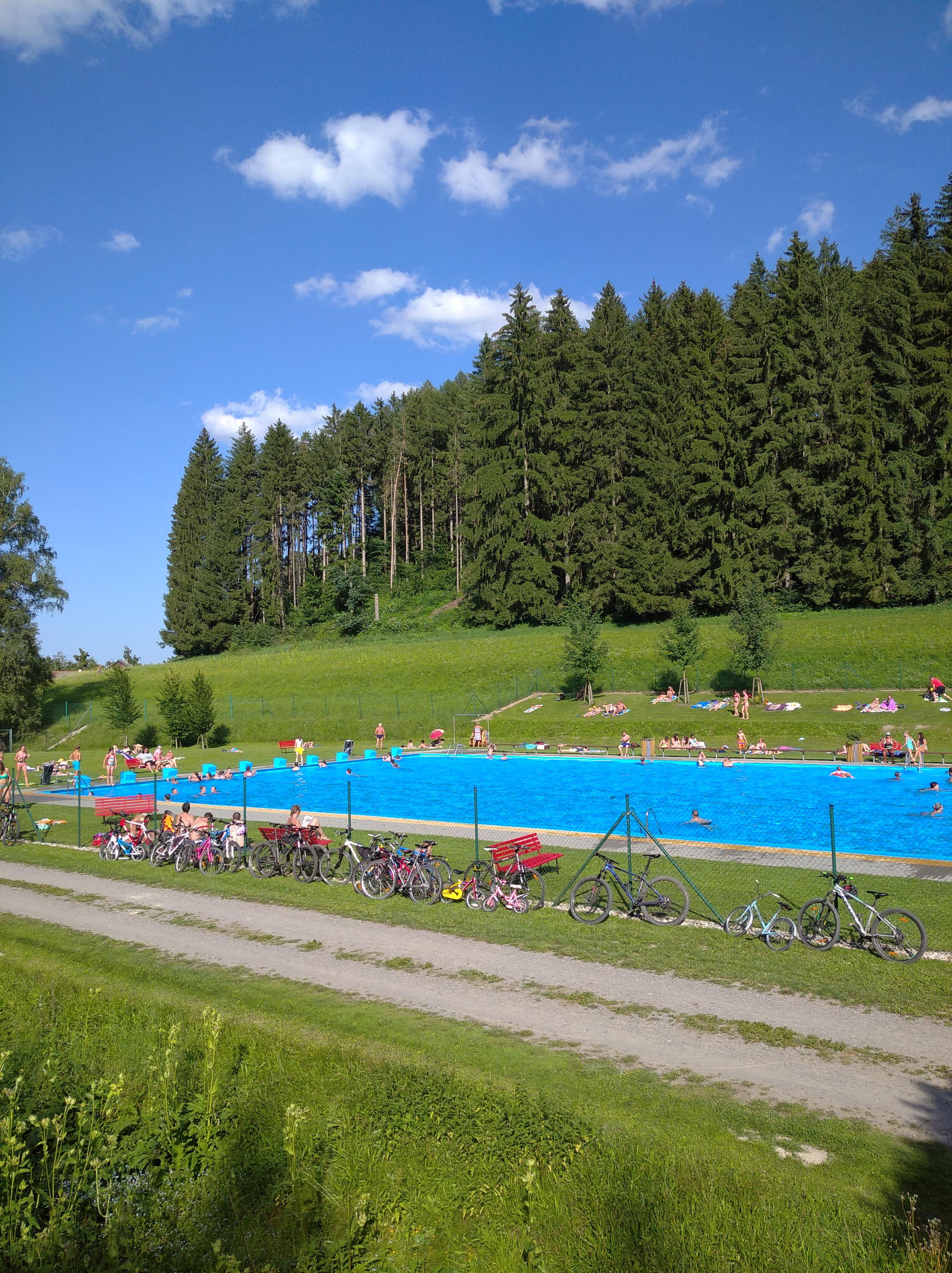 Sportovní areál koupaliště Sebranice foto 4