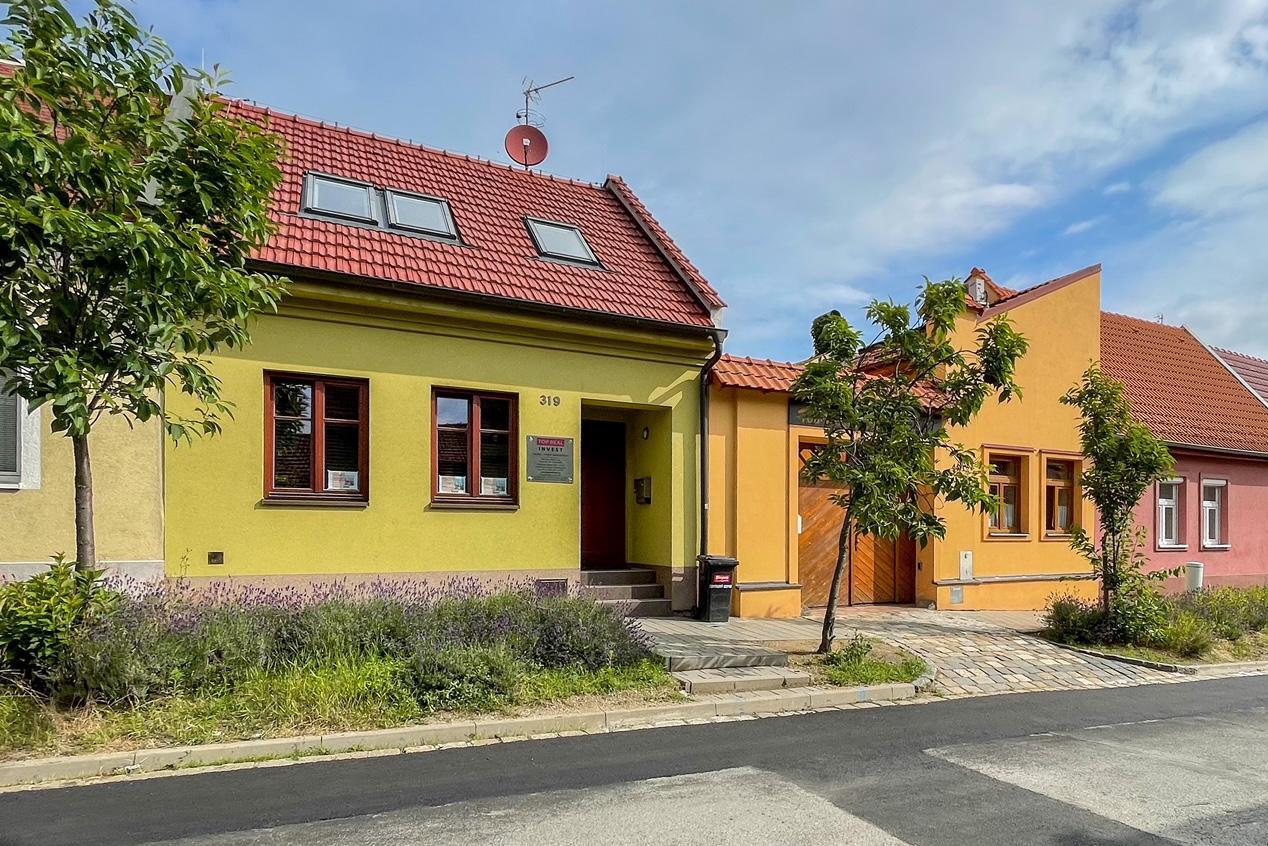 TOP REAL INVEST s. r. o.