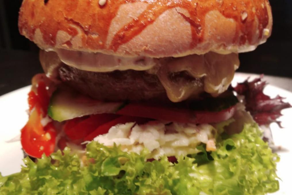 Hamburger víkend - Pension a Restaurace Radvanice