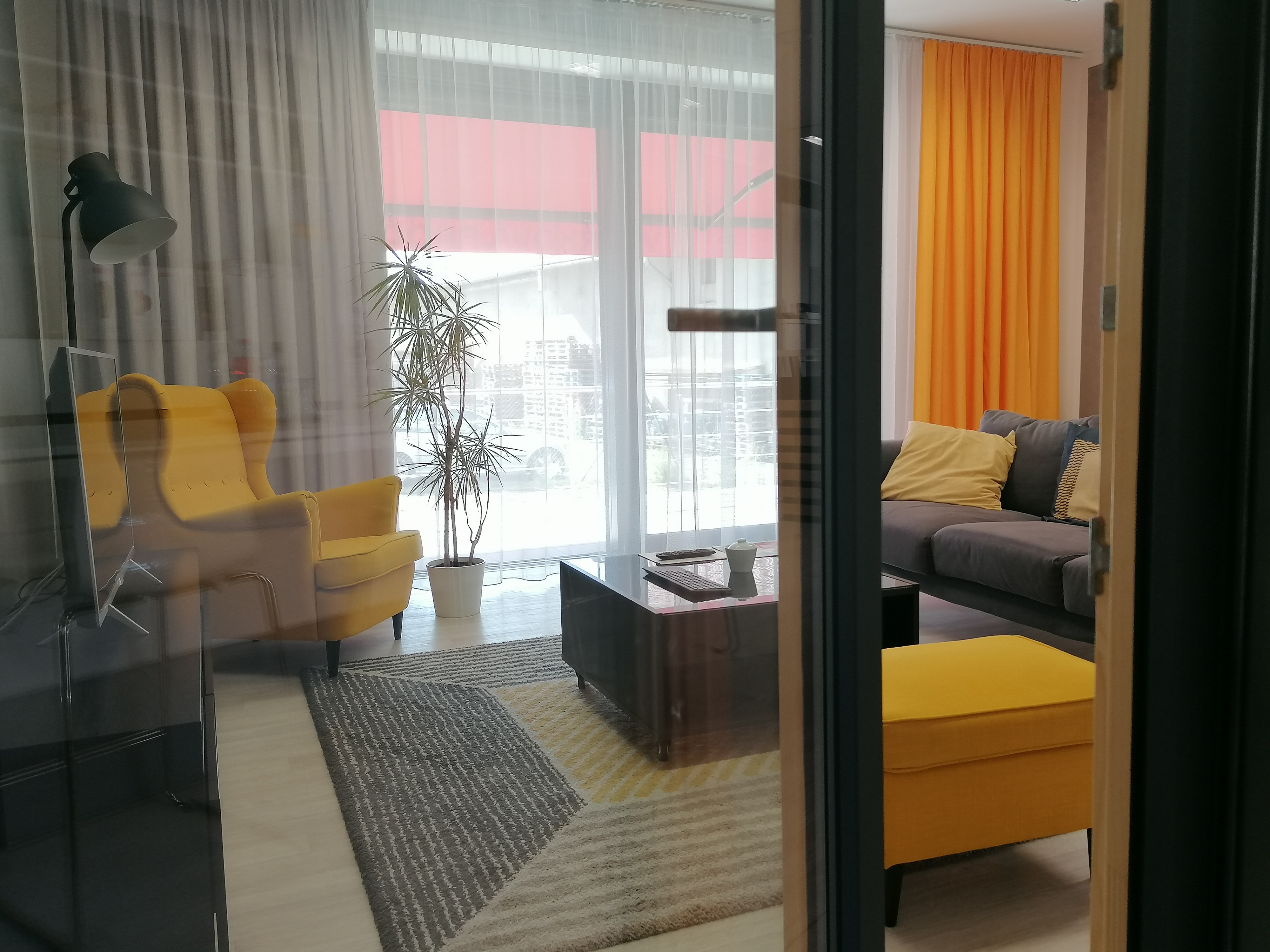 BR servis, s.r.o. - správná okna