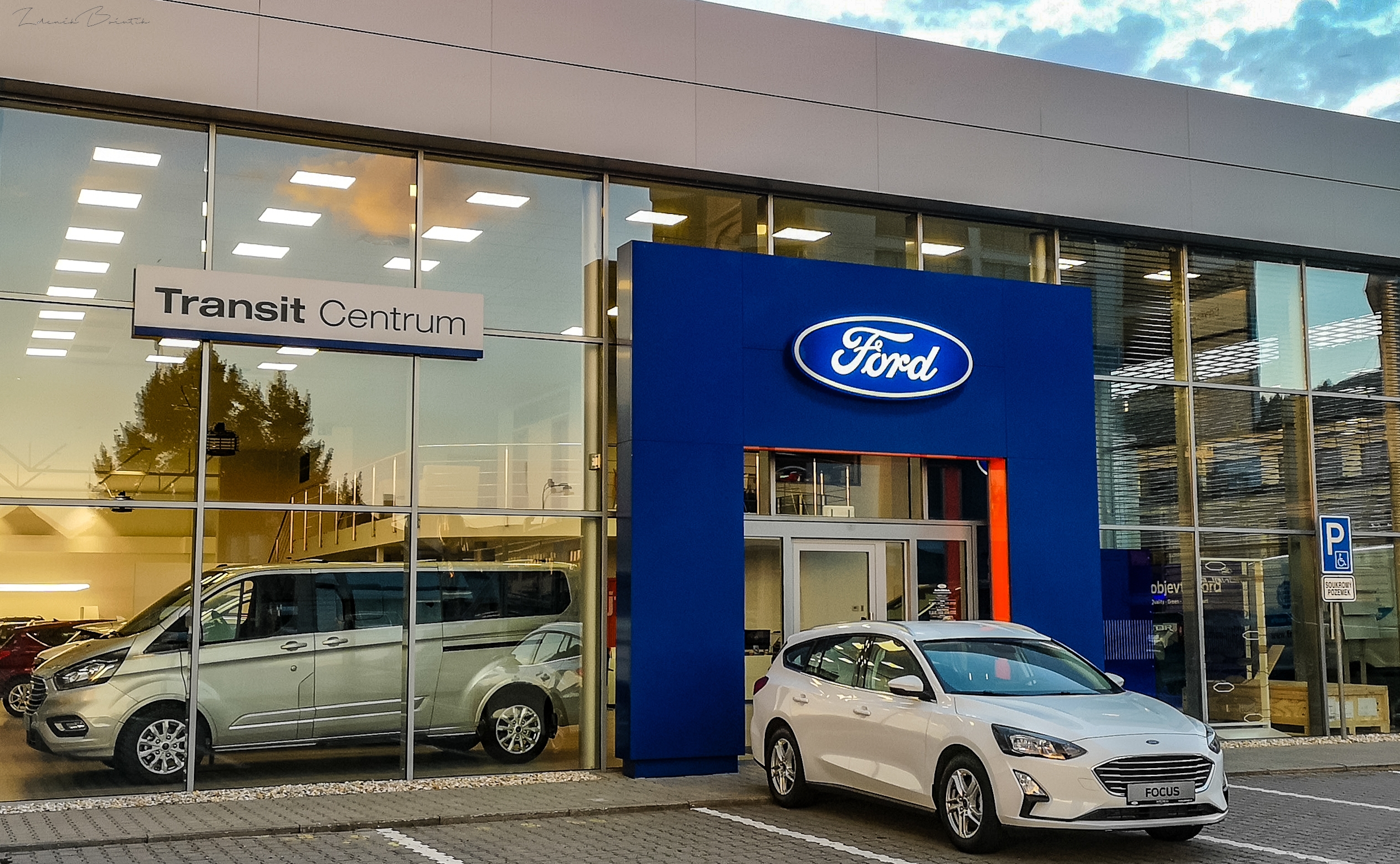 FORD Auto Viki foto 4