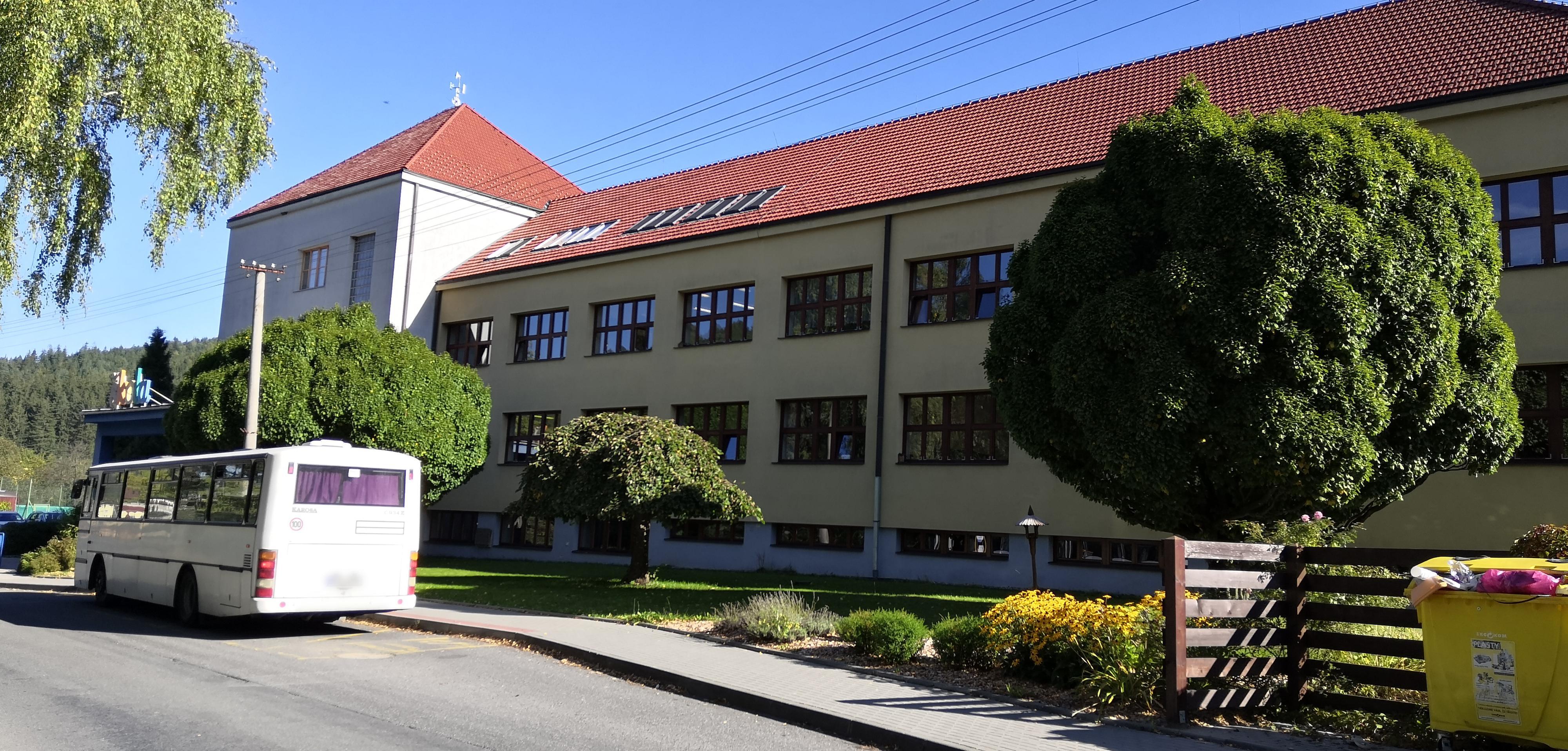 Základní škola Valašská Bystřice, okres Vsetín foto 2