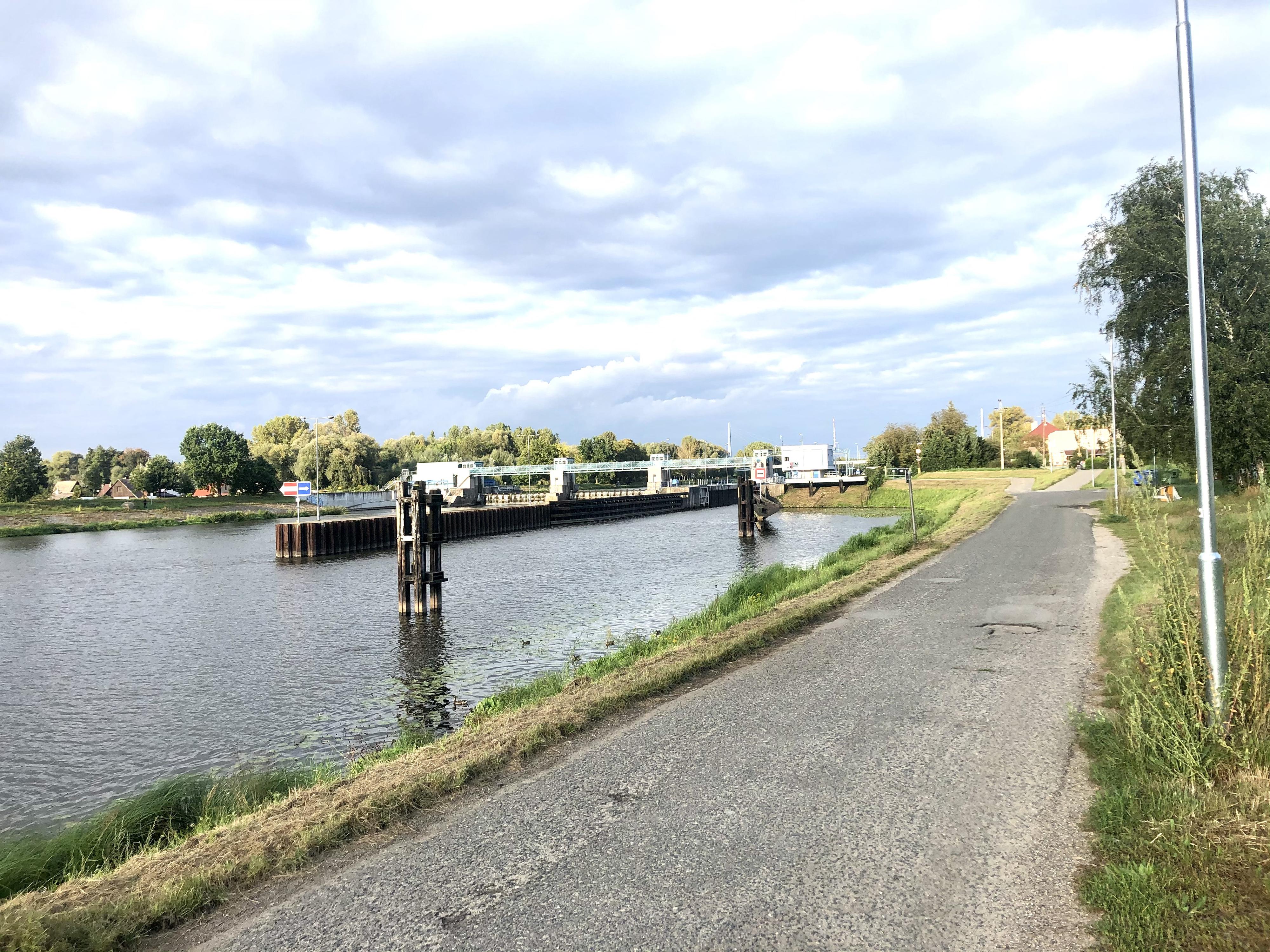 Plavební komora Čelákovice foto 2