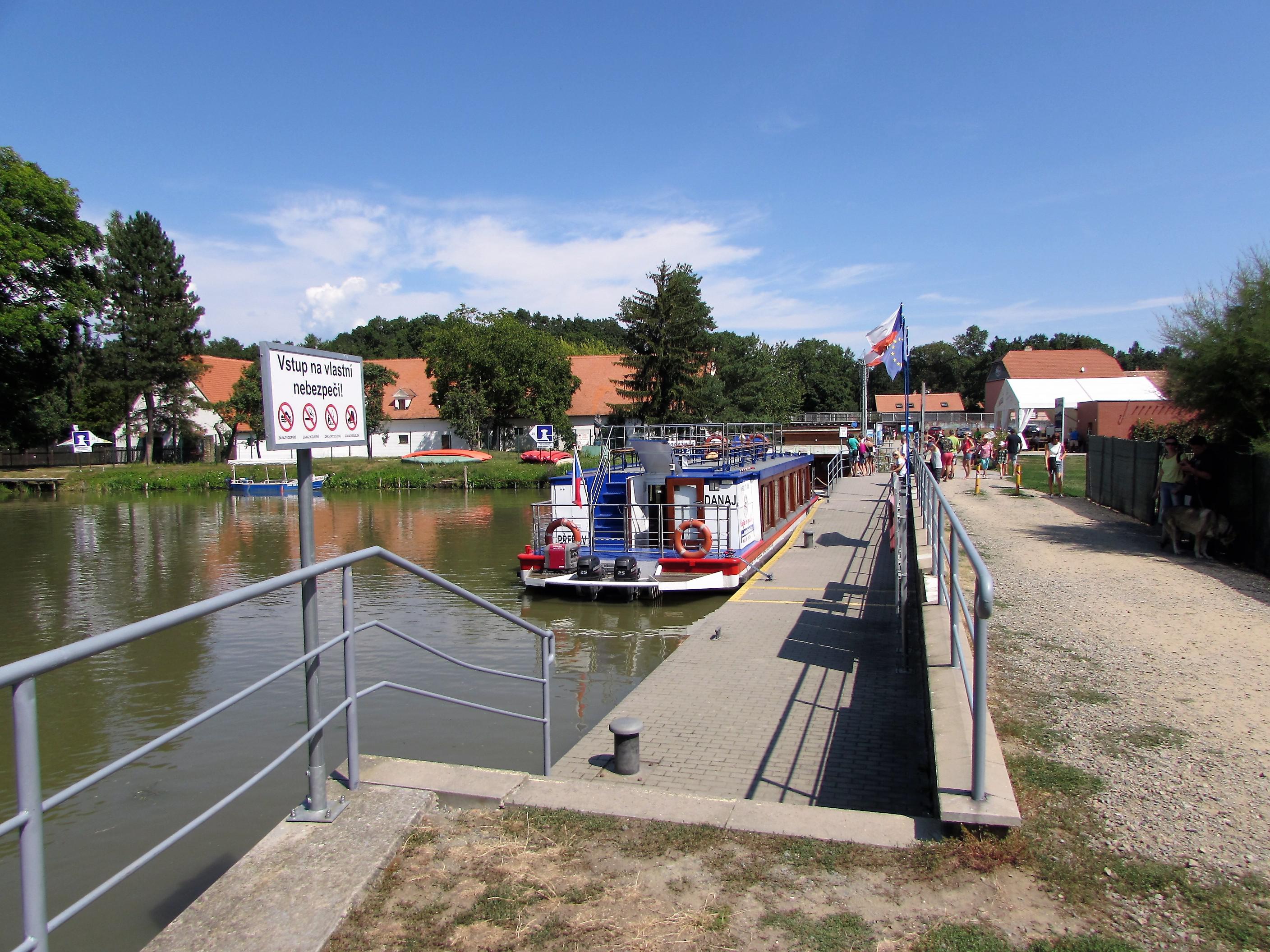 Vodní doprava Strážnice foto 5