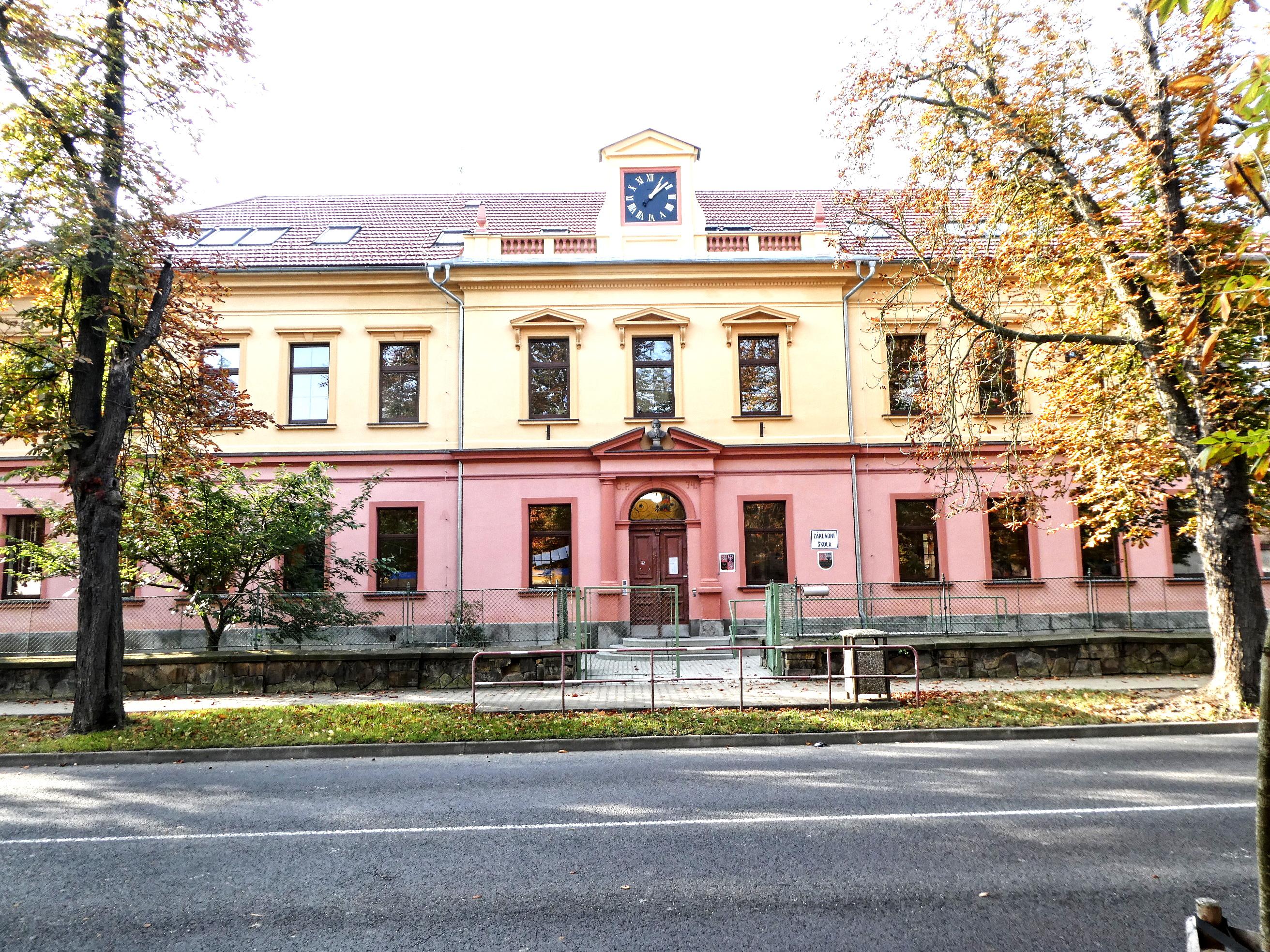 ZŠ a MŠ Lázně Toušeň foto 2