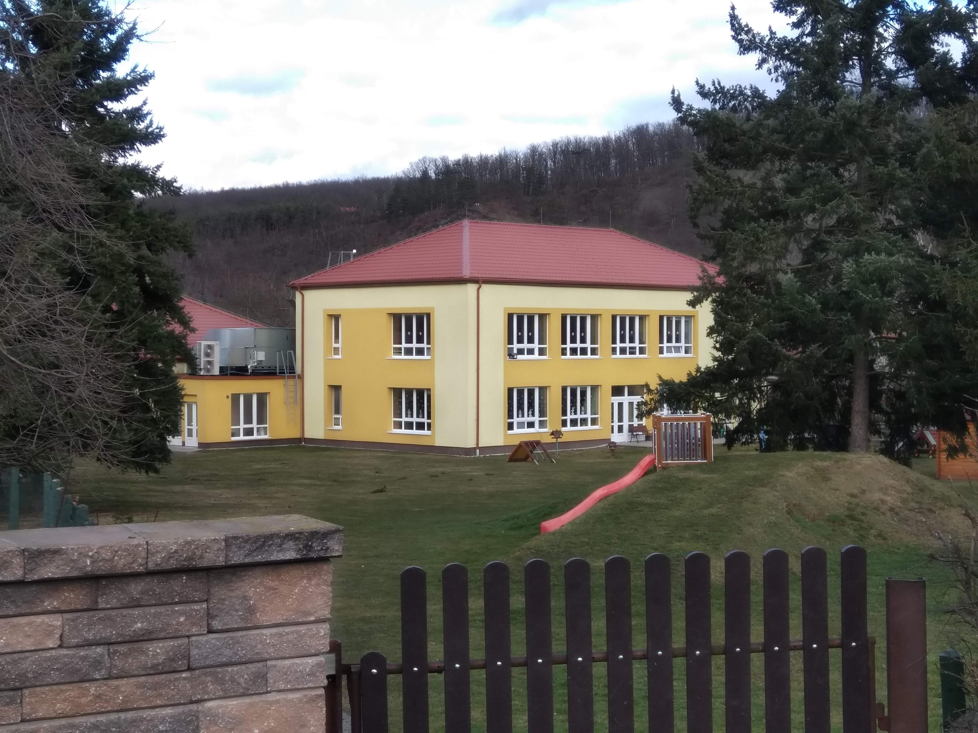 ZŠ a MŠ Roztoky, okres Rakovník