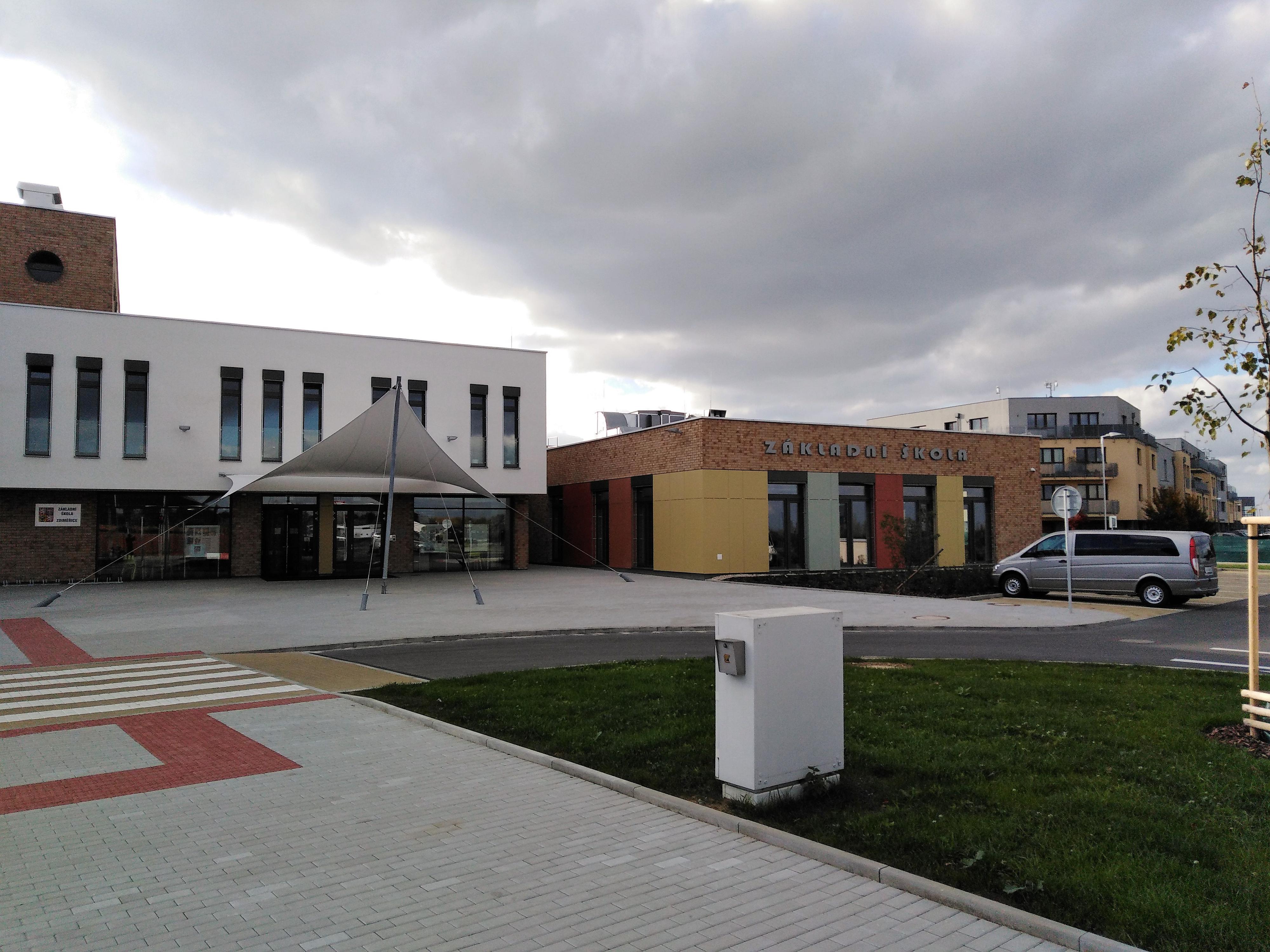 Základní škola Zdiměřice foto 2