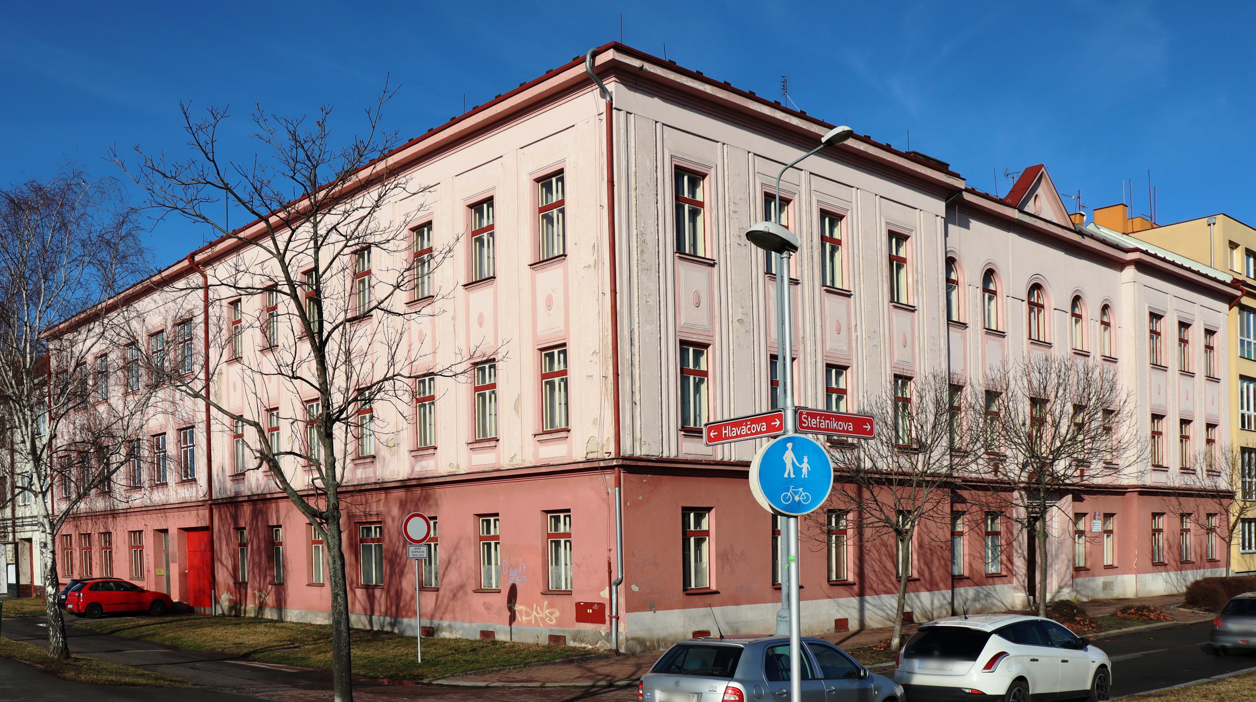 Obchodní akademie a Jazyková škola s právem státní jazykové zkoušky Pardubice foto 5