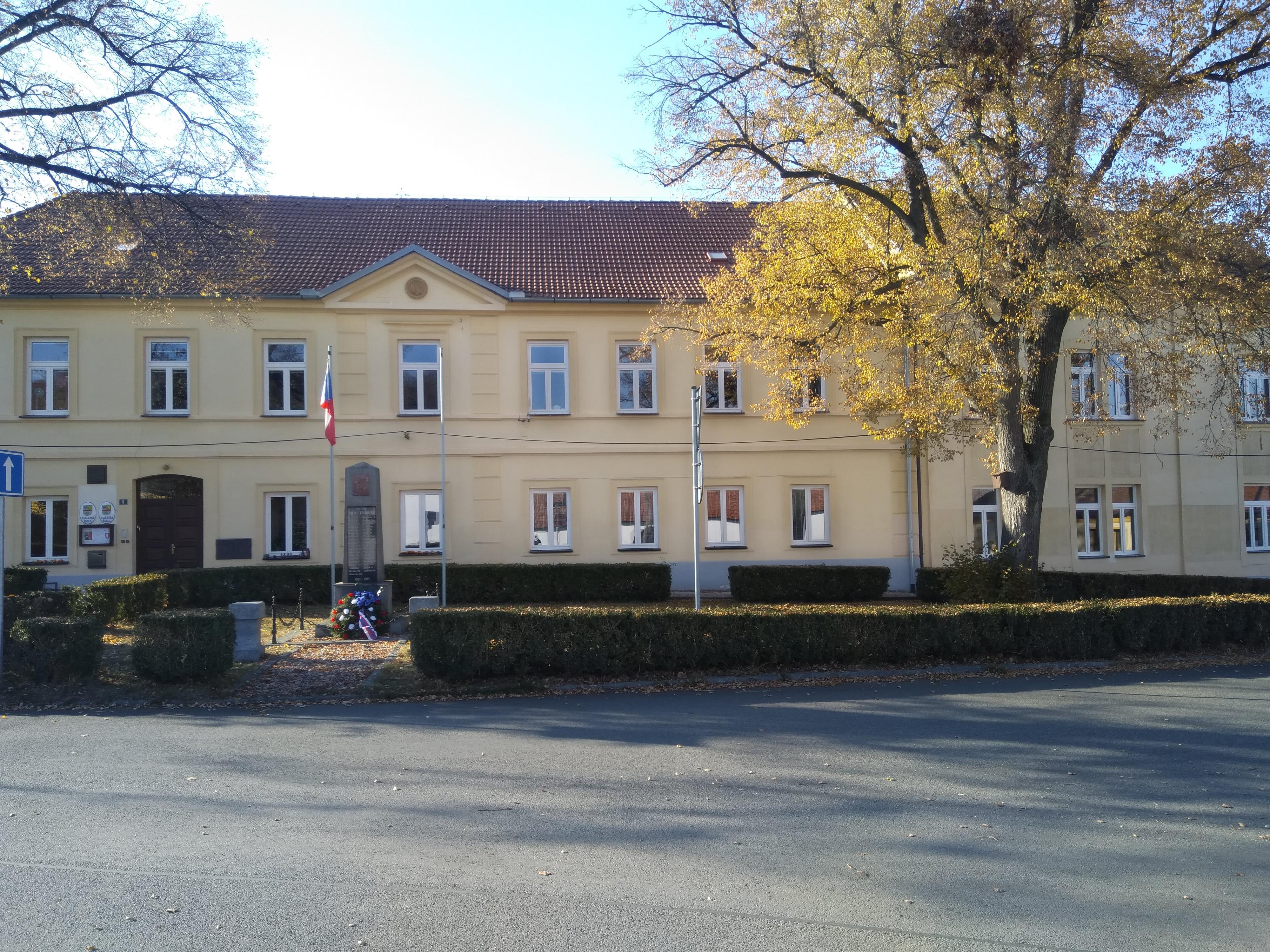 ZŠ a MŠ Vysoký Chlumec foto 2