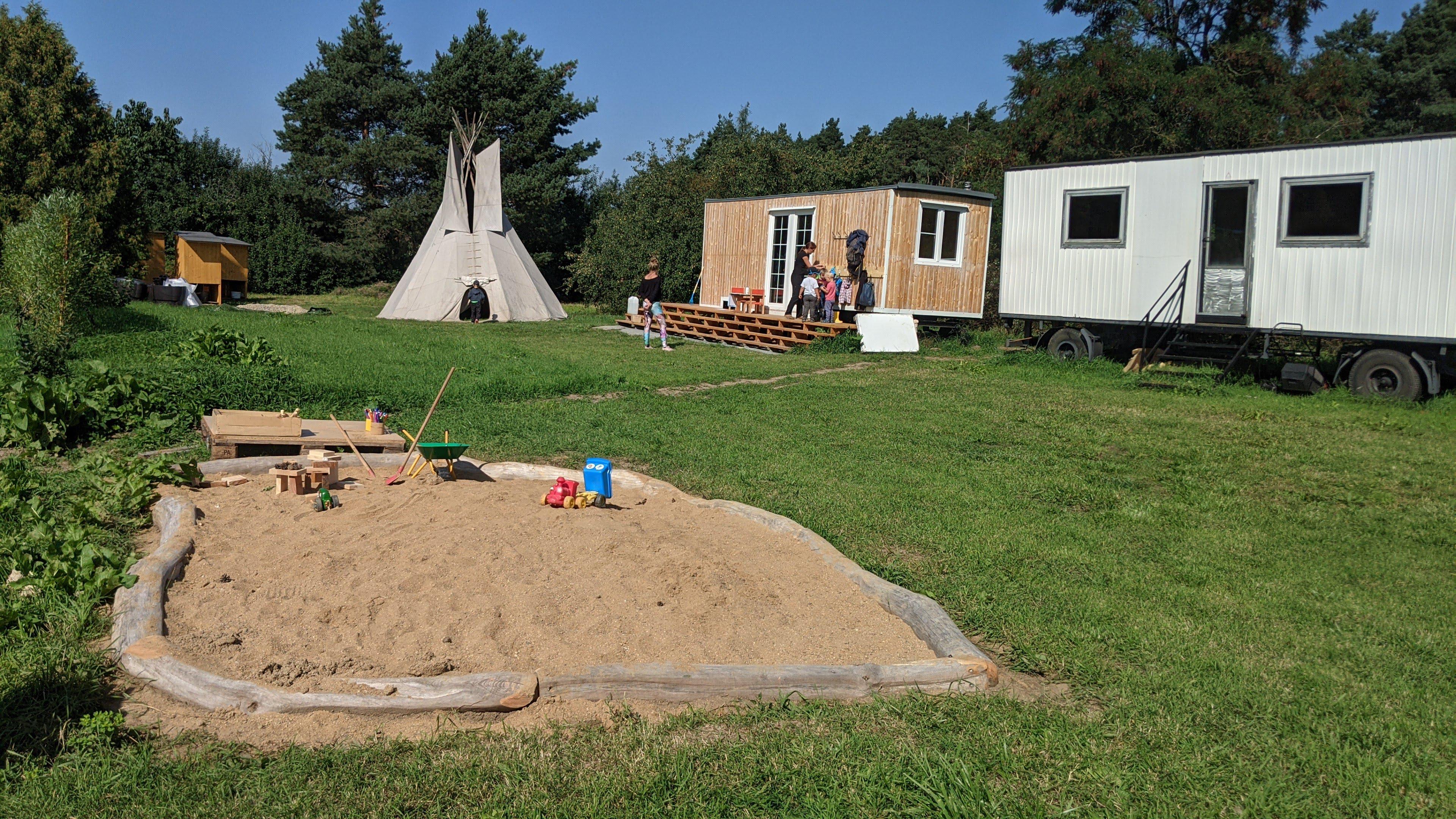 Chaloupky - lesní mateřská škola foto 4