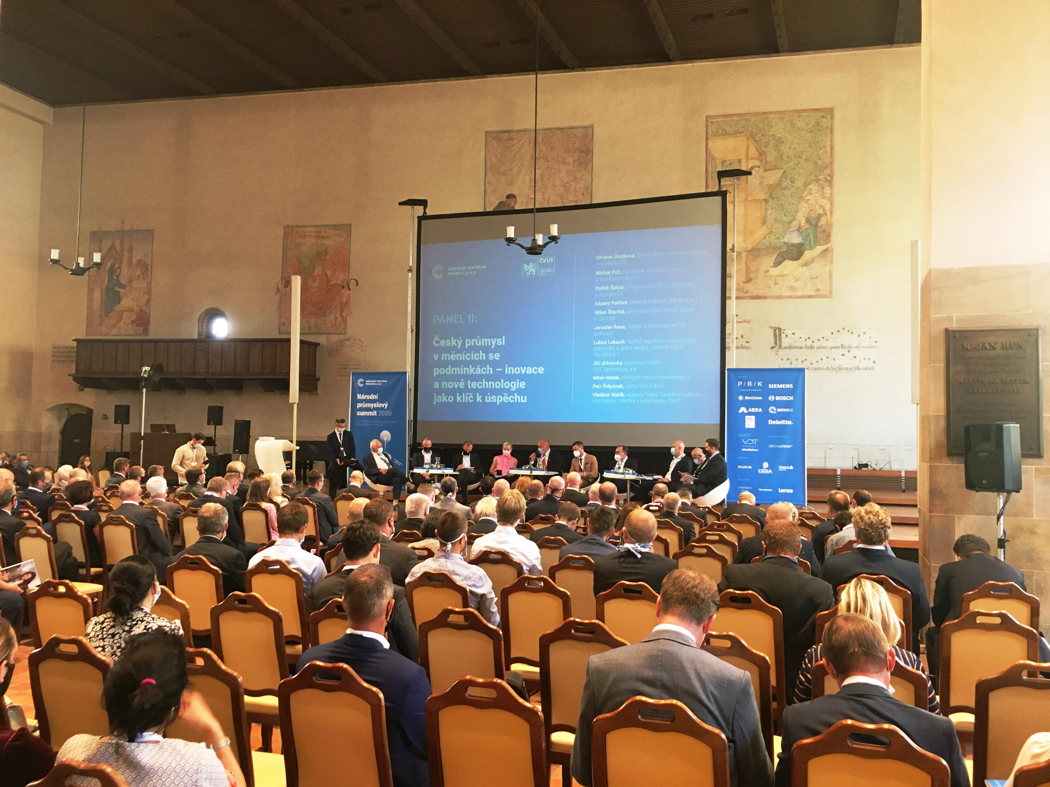 Pronájem projekčního plátna