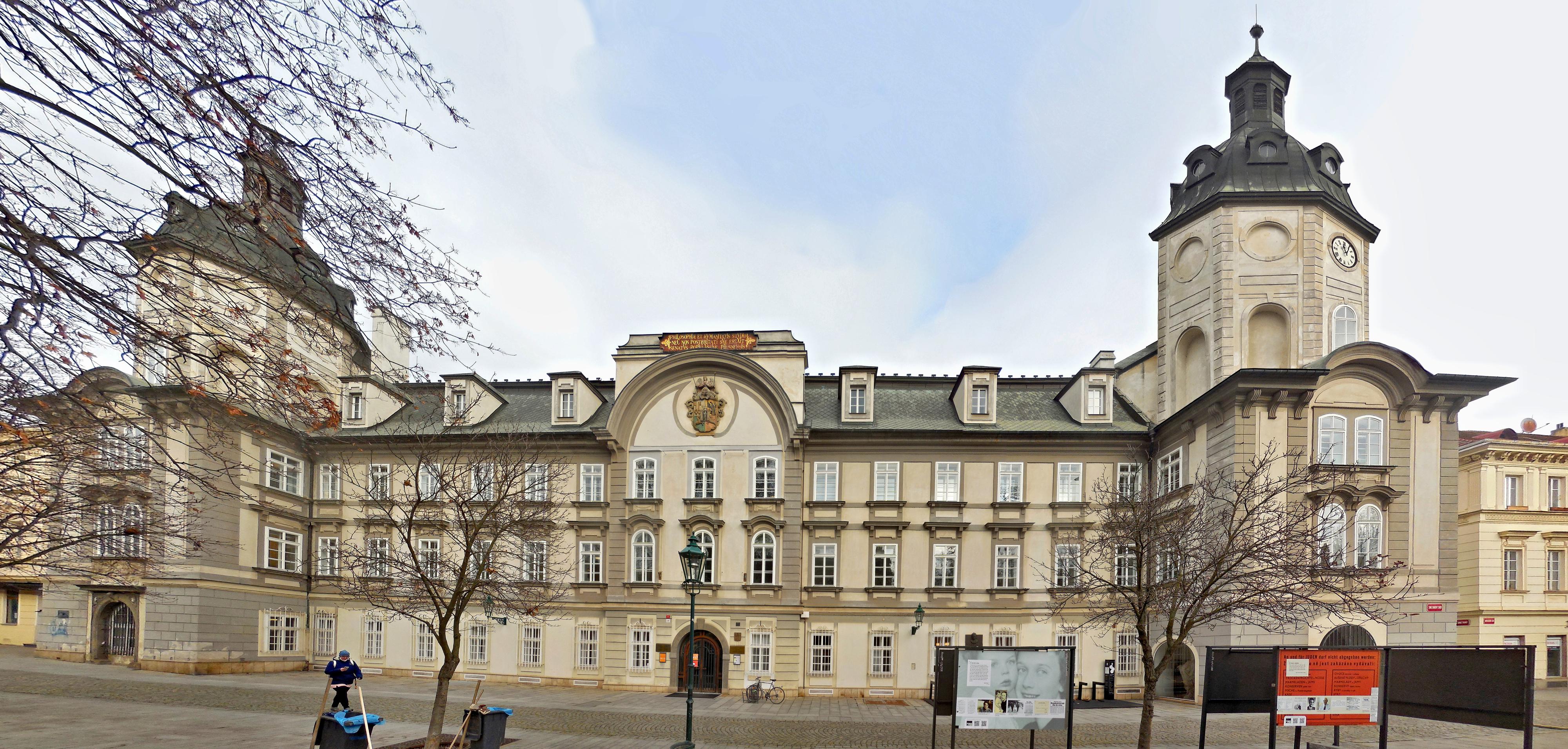 Studijní a vědecká knihovna Plzeňského kraje foto 6