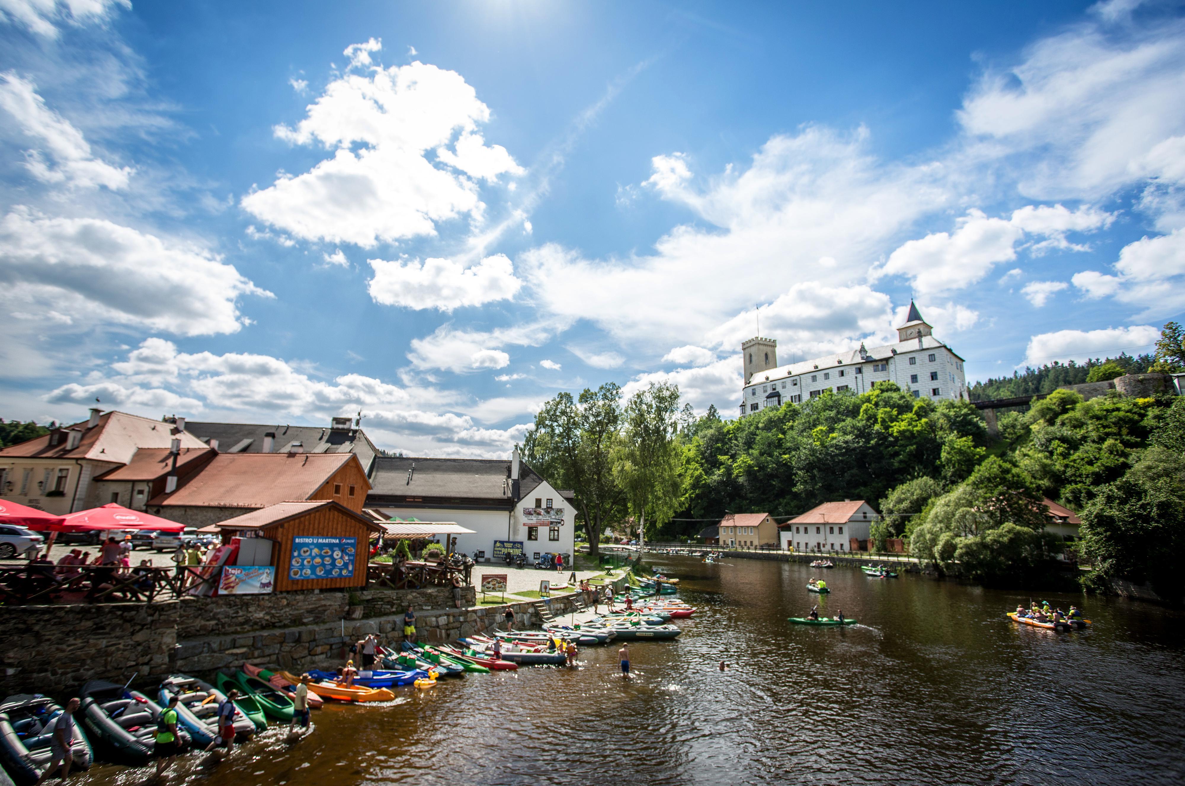 Vedle Vody - půjčovna lodí foto 1
