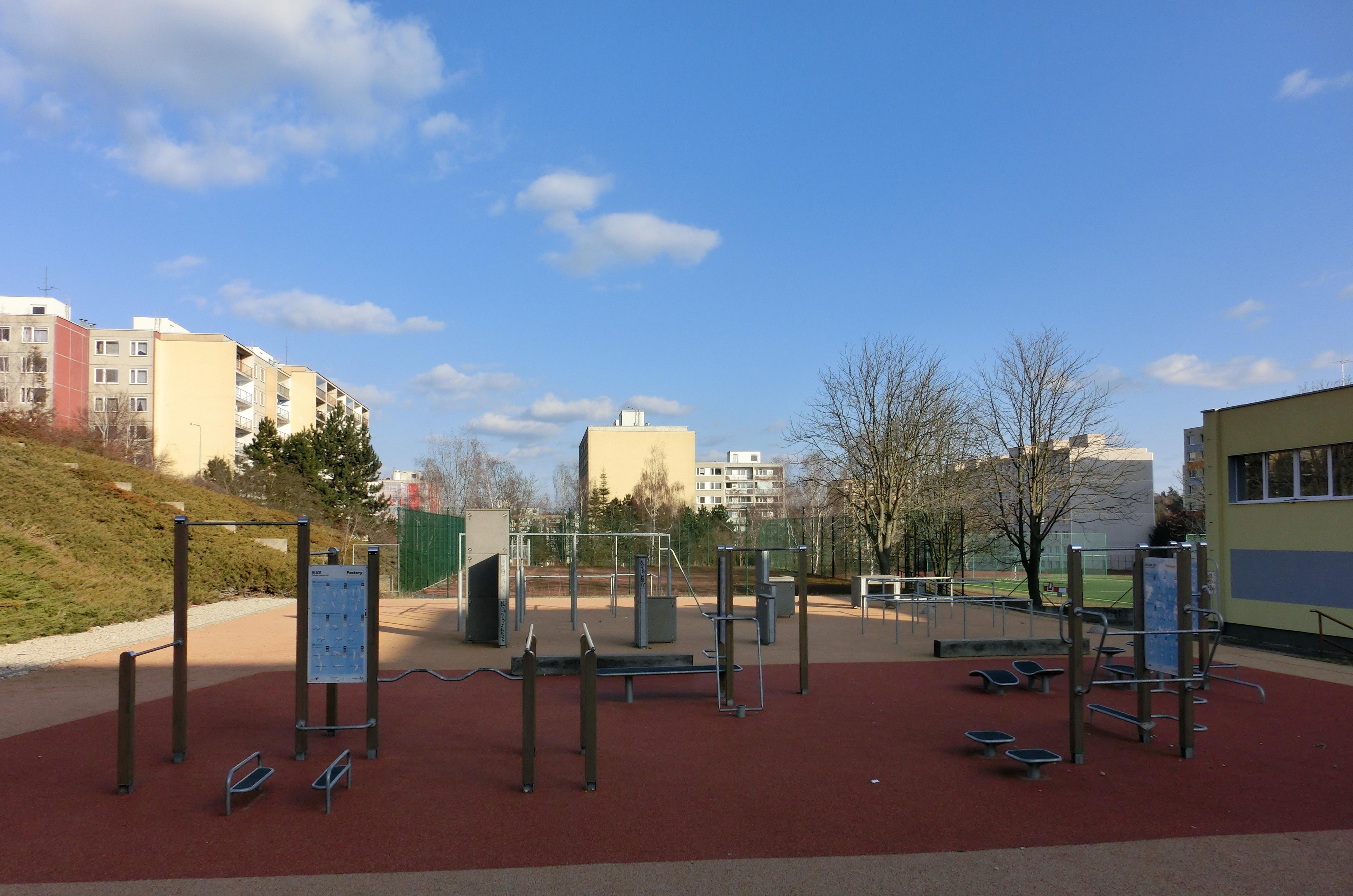 ZŠ generálporučíka Františka Peřiny Praha 6 foto 5