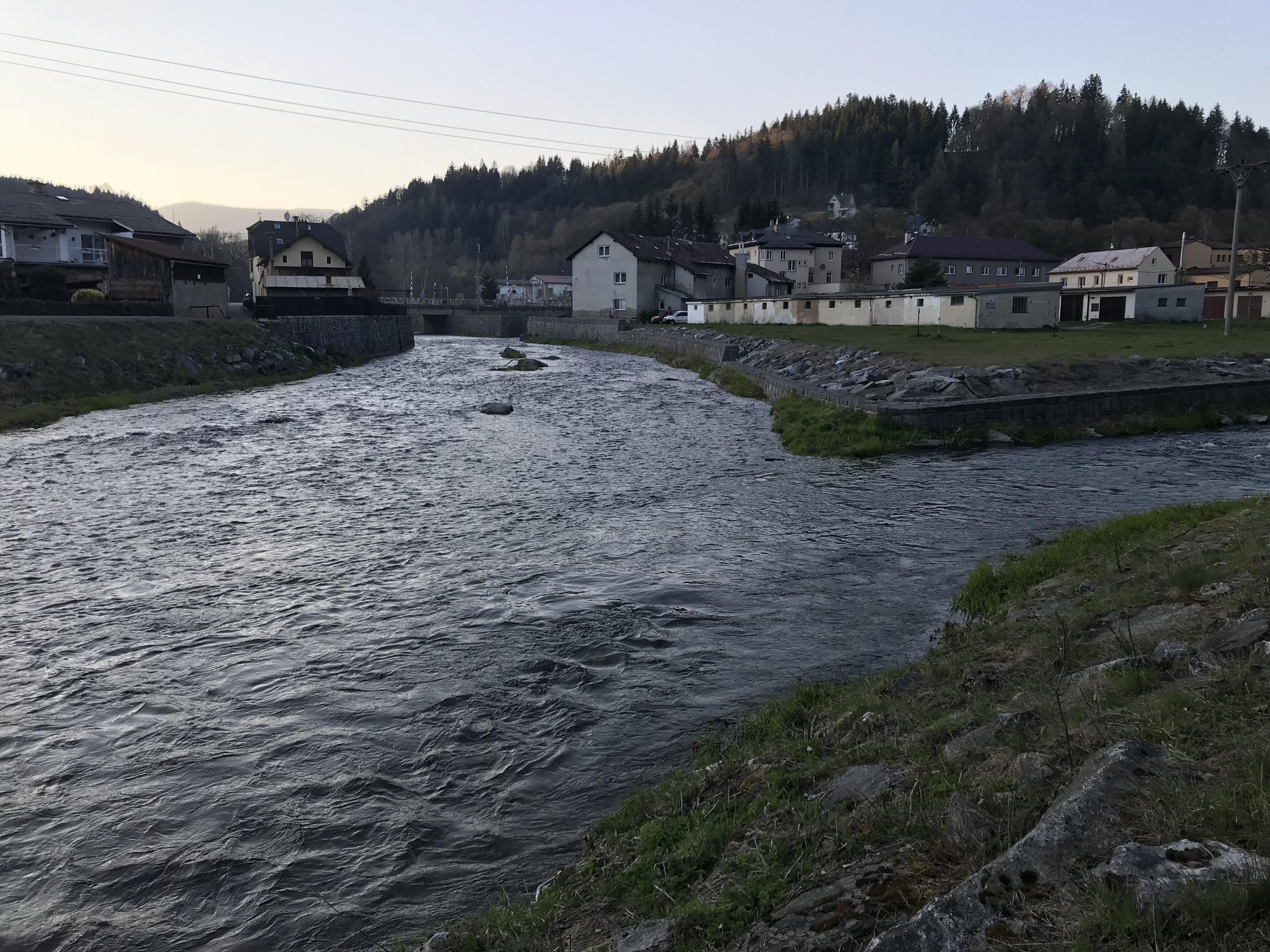 Tydra - Půjčovna lodí a raftů Morava foto 3