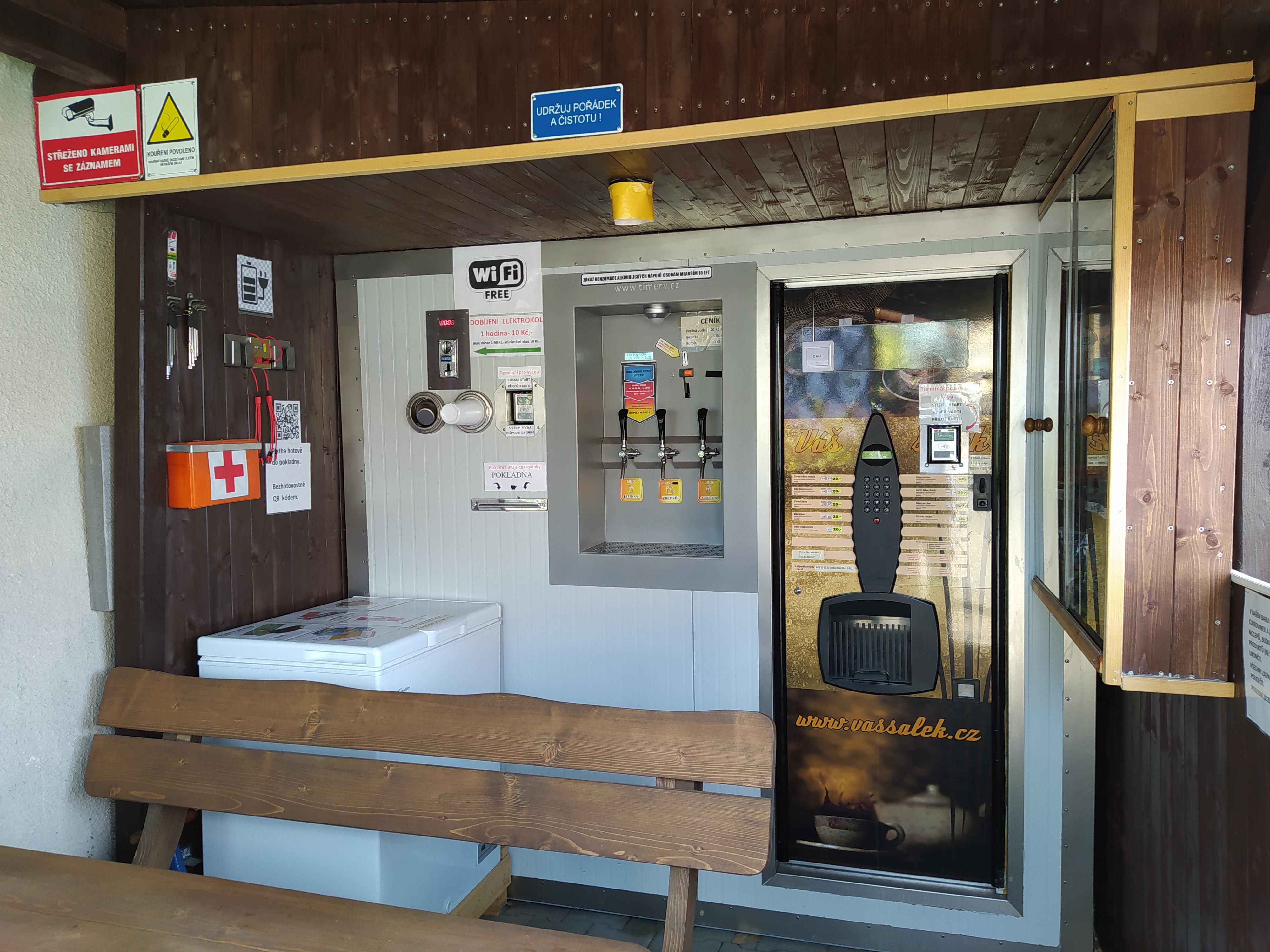 Samoobslužný bar u Fausta - nabíjecí stanice foto 6