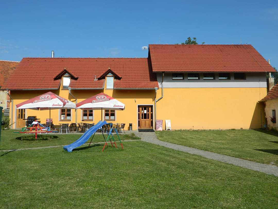 Tenisový kurt Losina foto 2