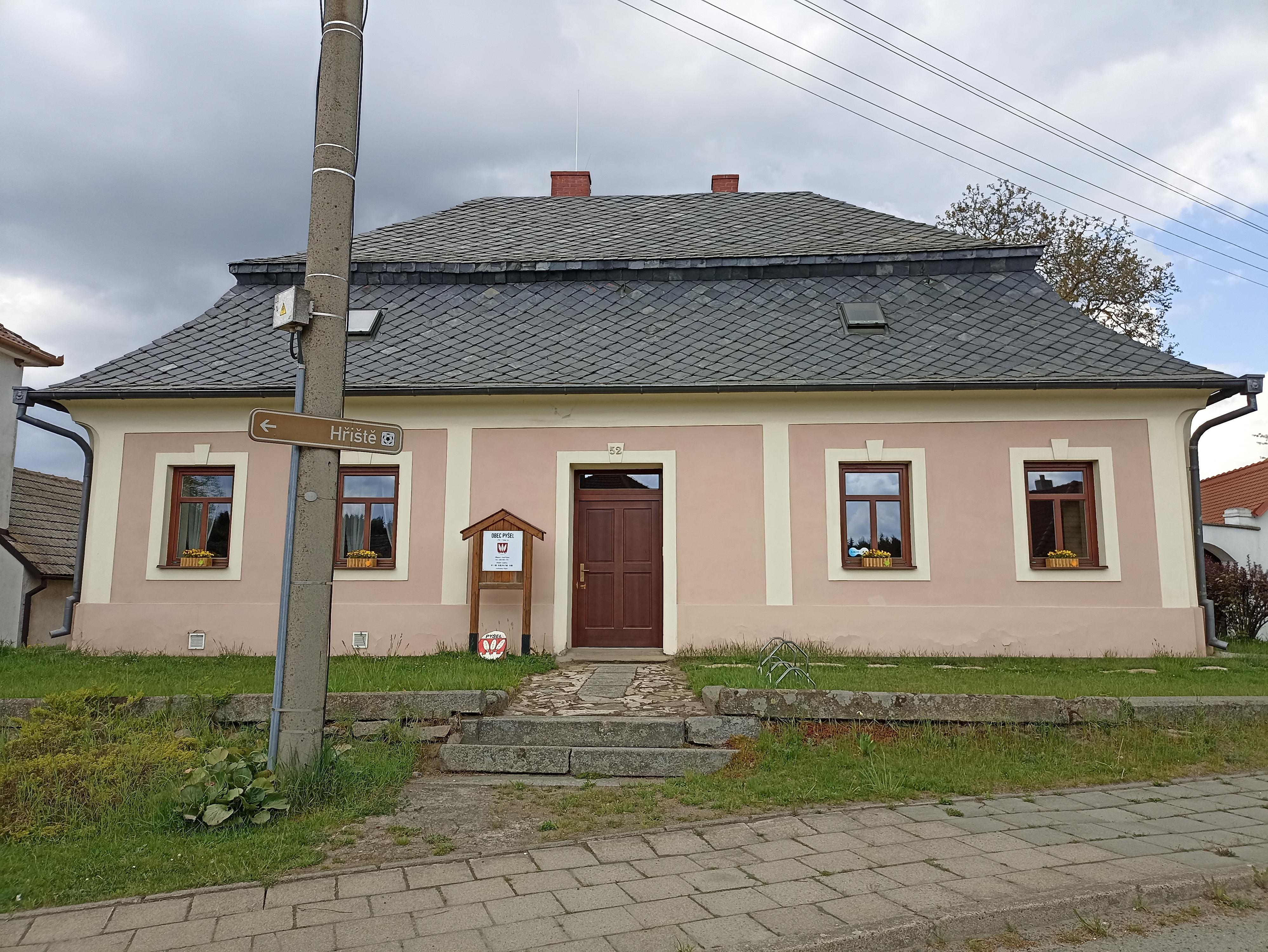 Pyšel - obecní úřad foto 2