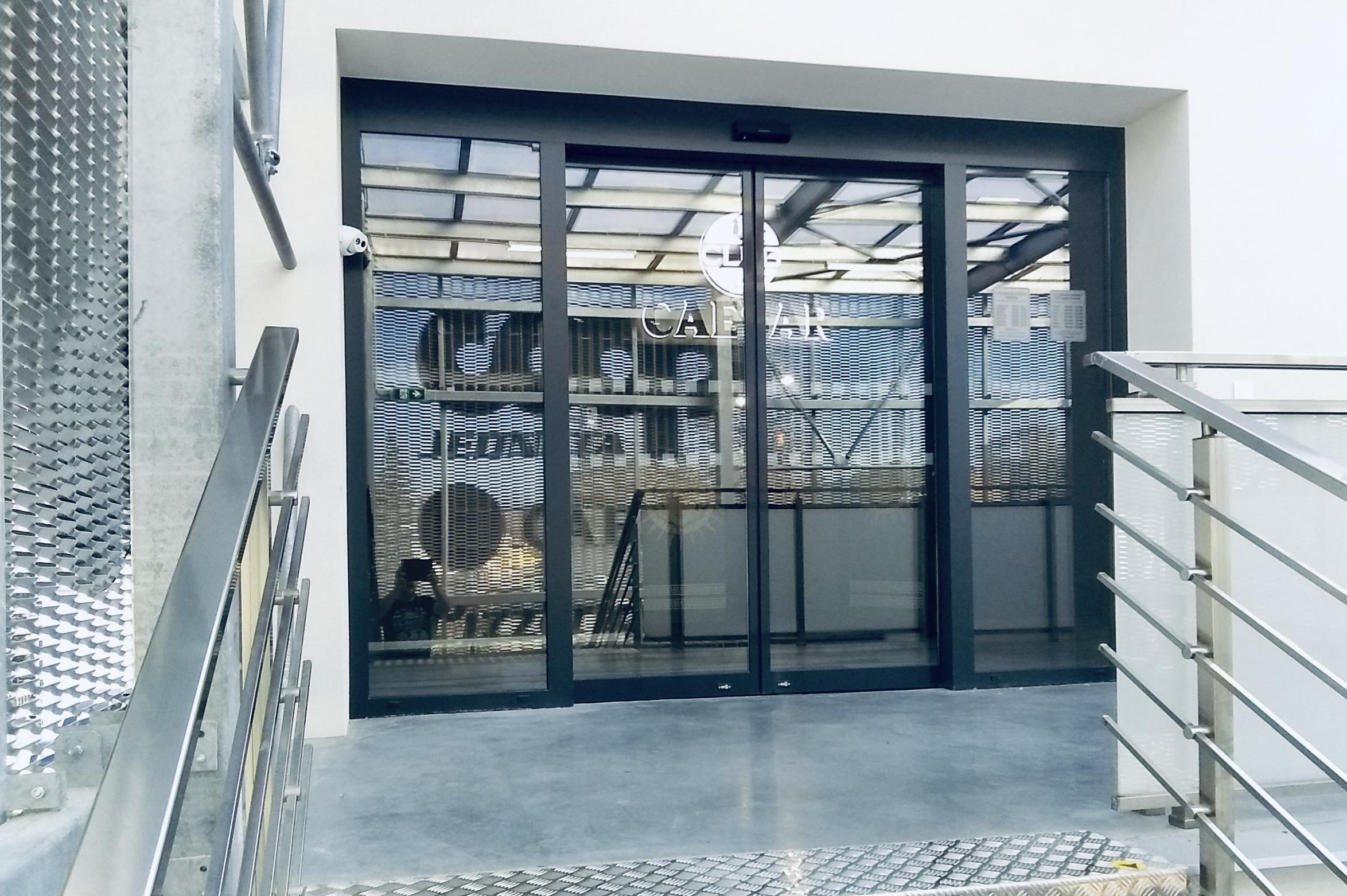 Automatické dveře Ptáček foto 1