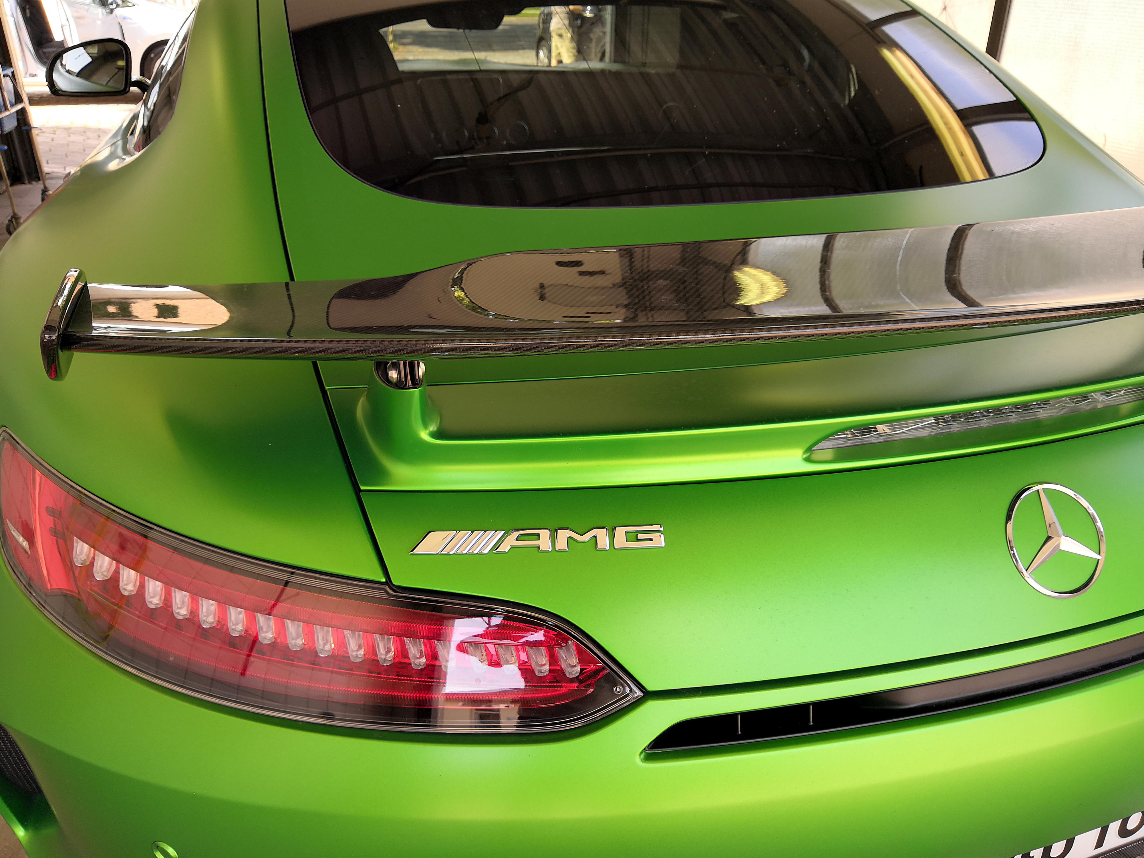 Keramická ochrana laku auta v Hradci