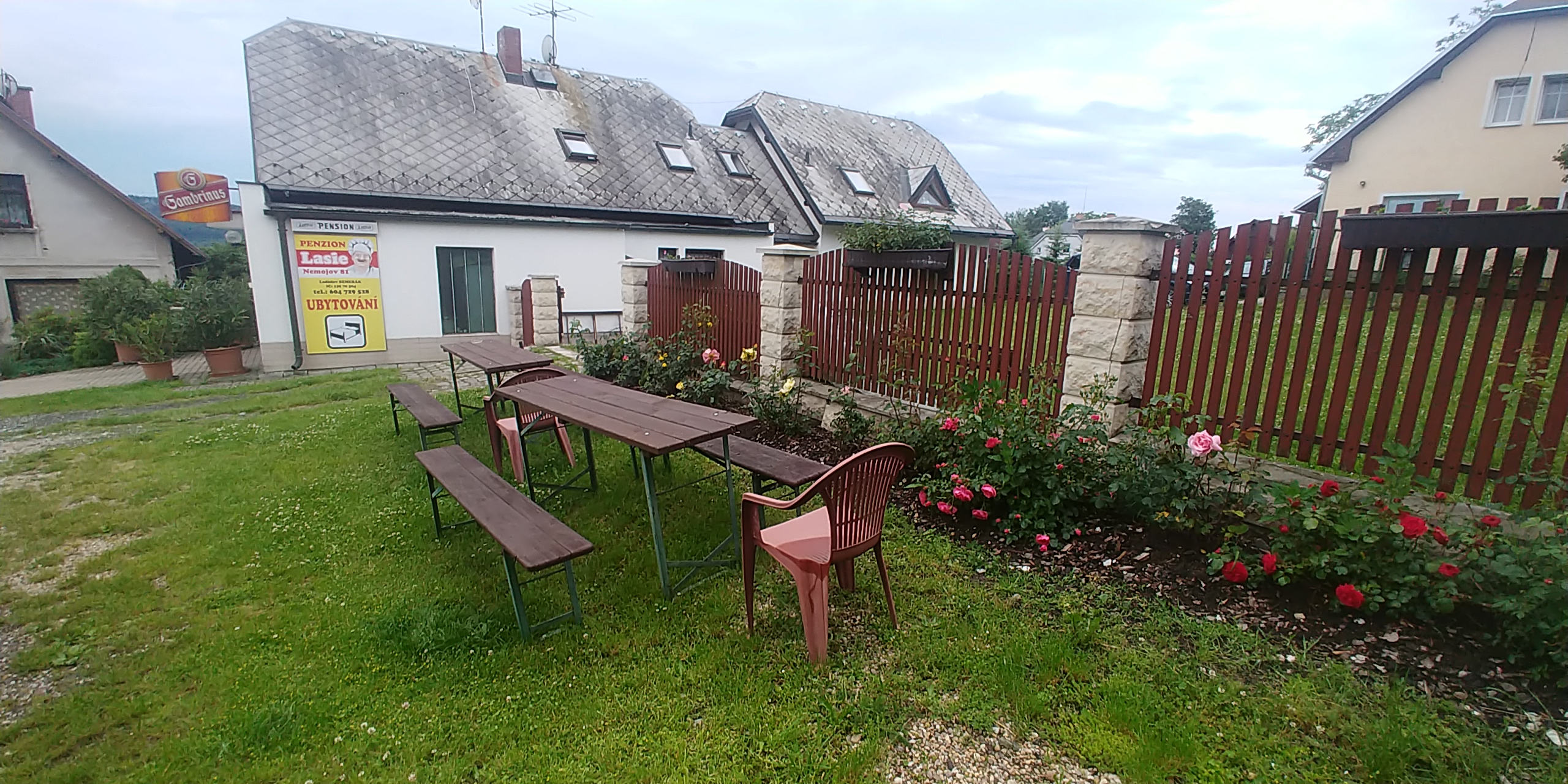 Ubytování ve dvoulůžkovém pokoji, Penzion Lasie