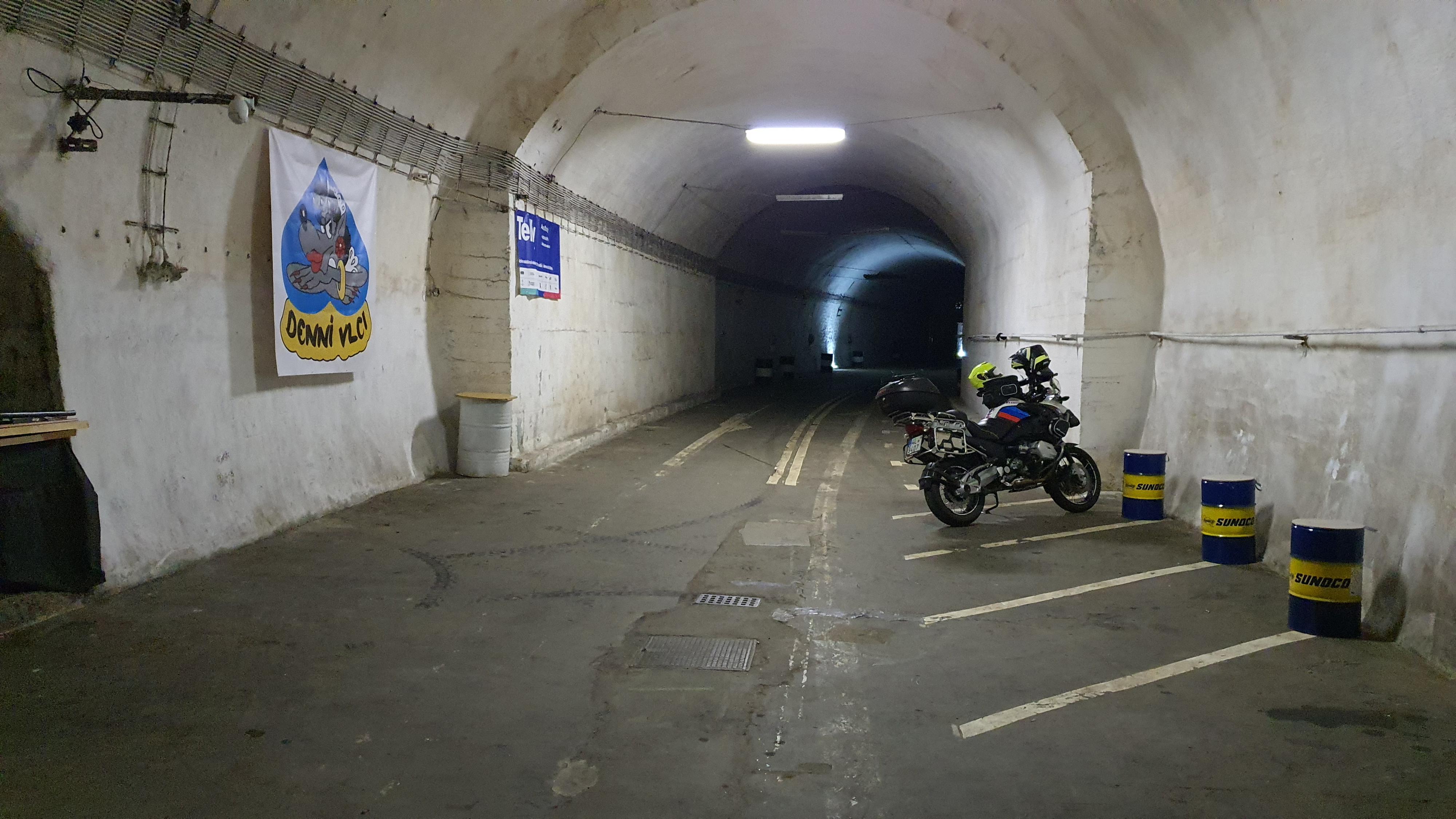 Zastávka pro motorkáře foto 5