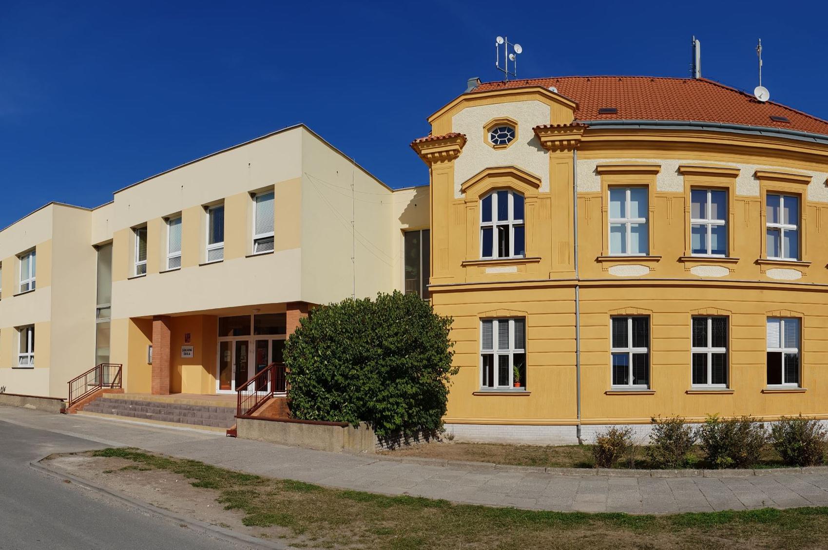 Základní škola Smečno, okres Kladno