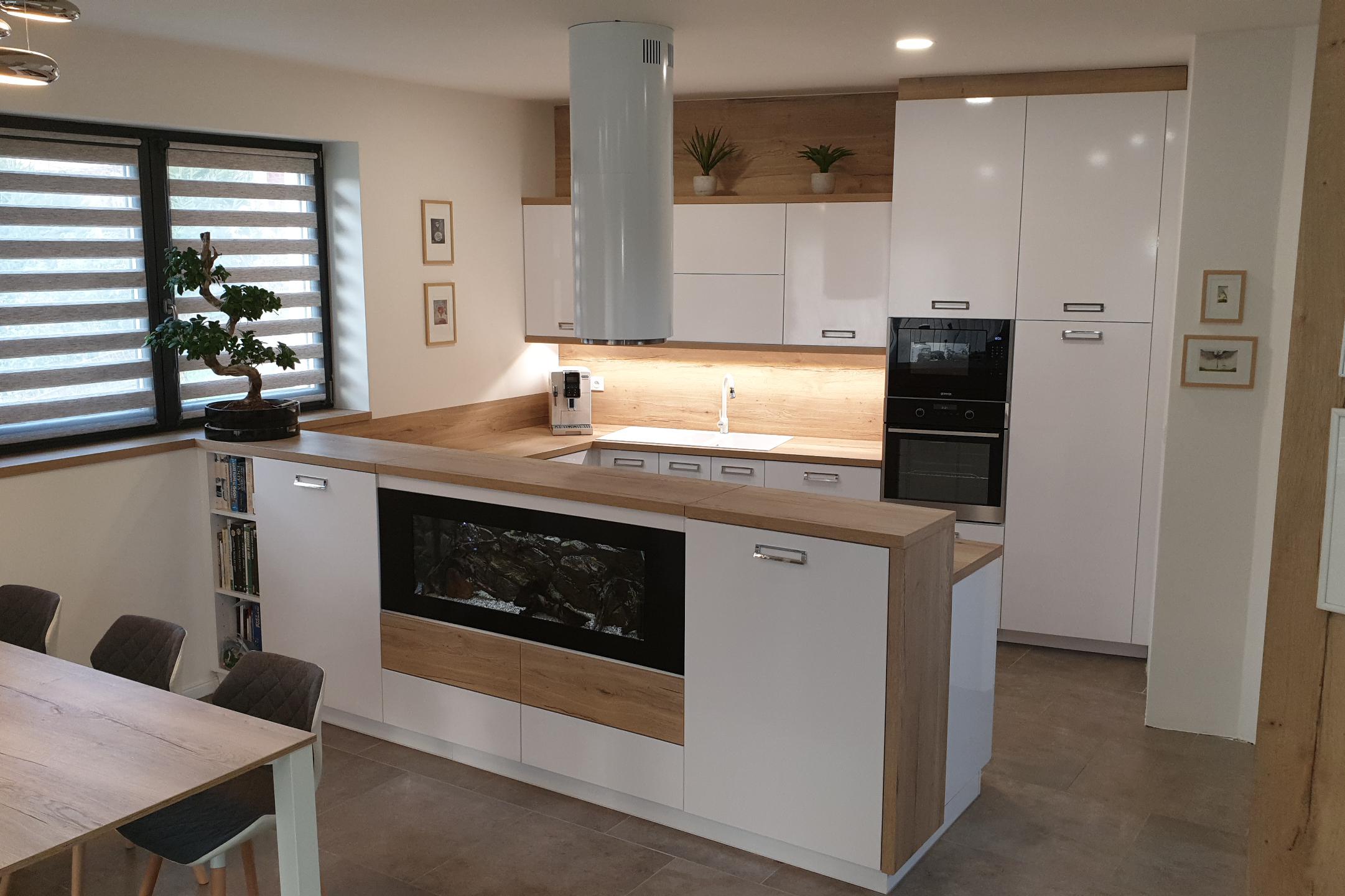 ErgoOffice - truhlářství zakázková výroba nábytku a paravánových systému