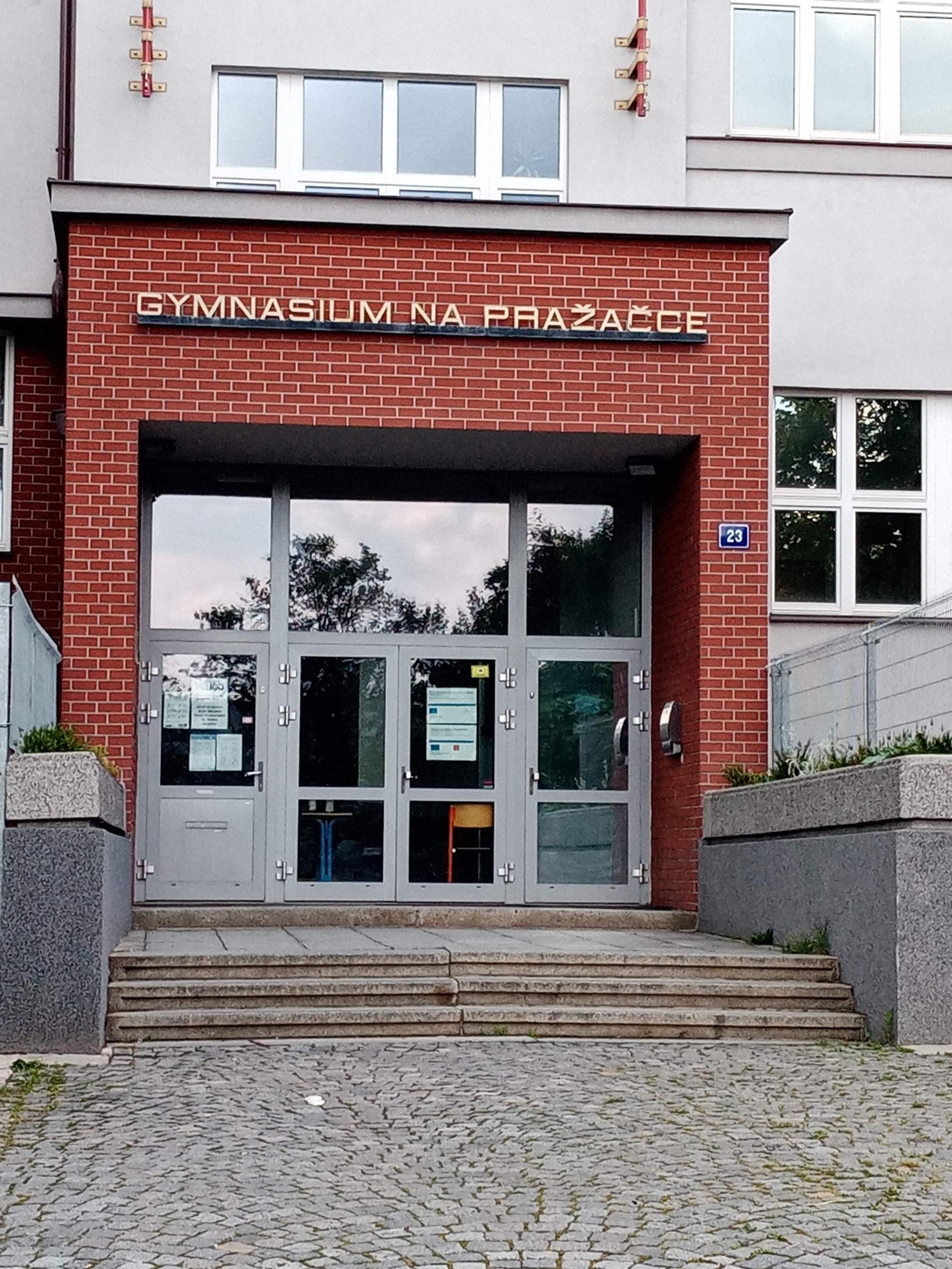 Gymnázium Na Pražačce foto 2