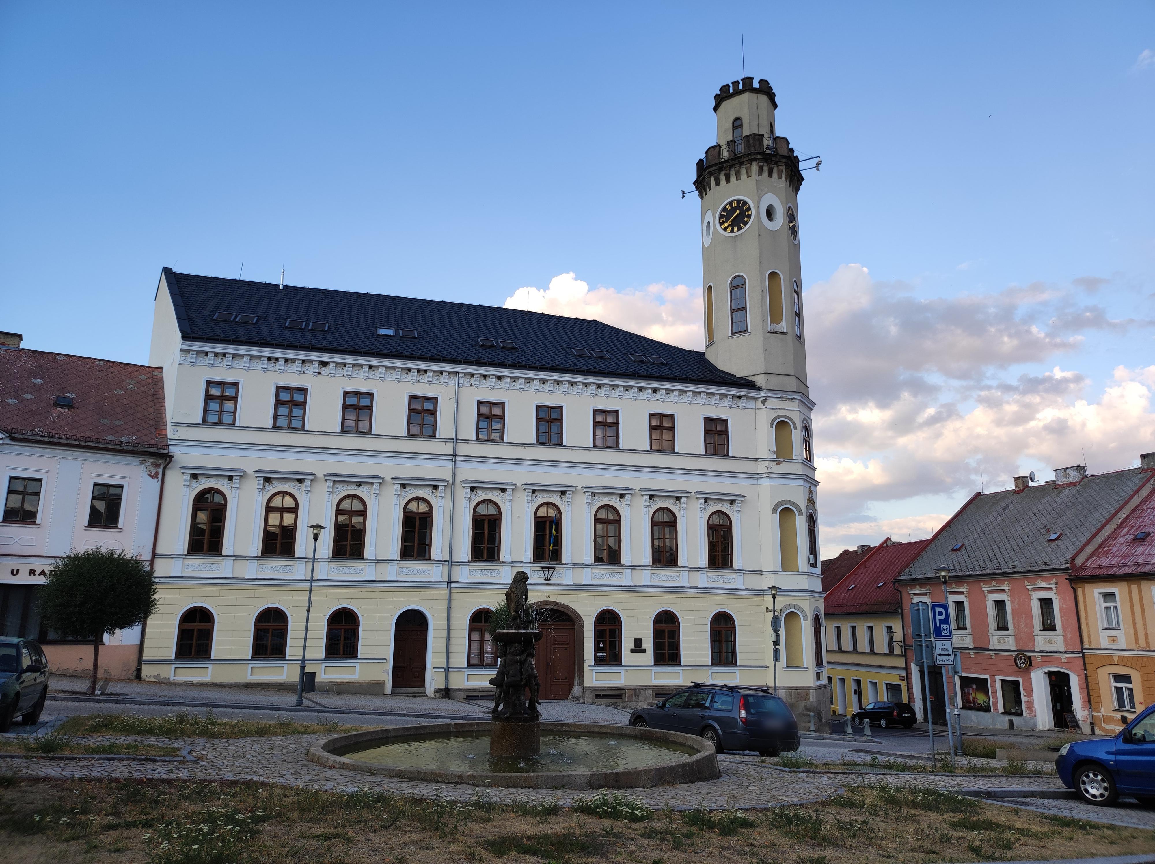 Klášterec nad Ohří - městský úřad foto 3