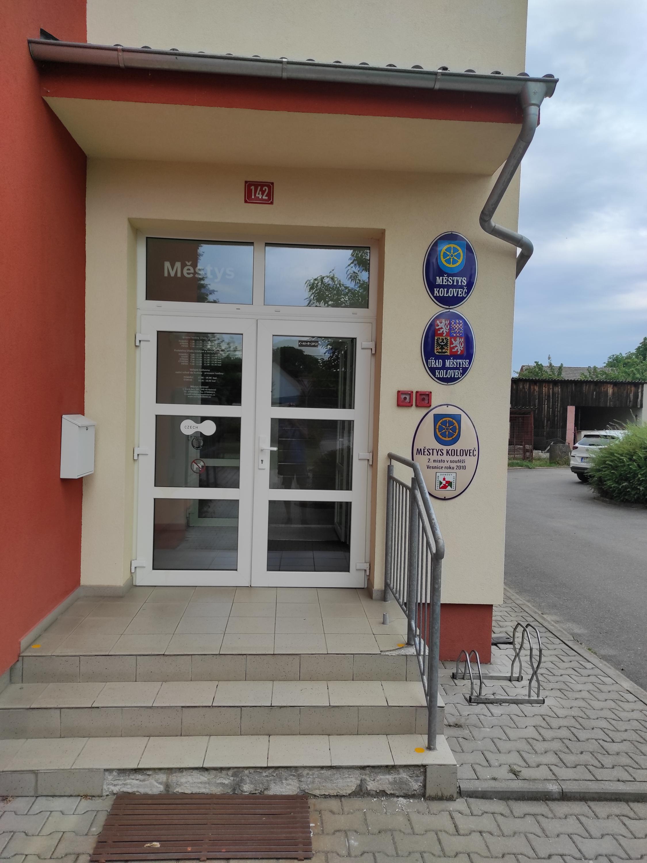 Koloveč - úřad městyse foto 2