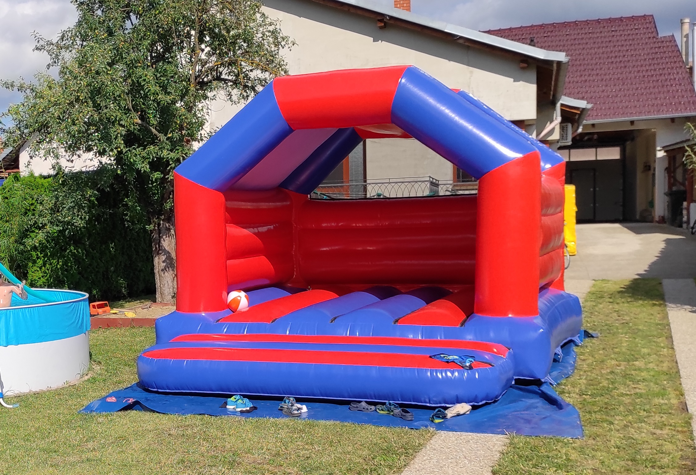 Pronájem skákacího hradu