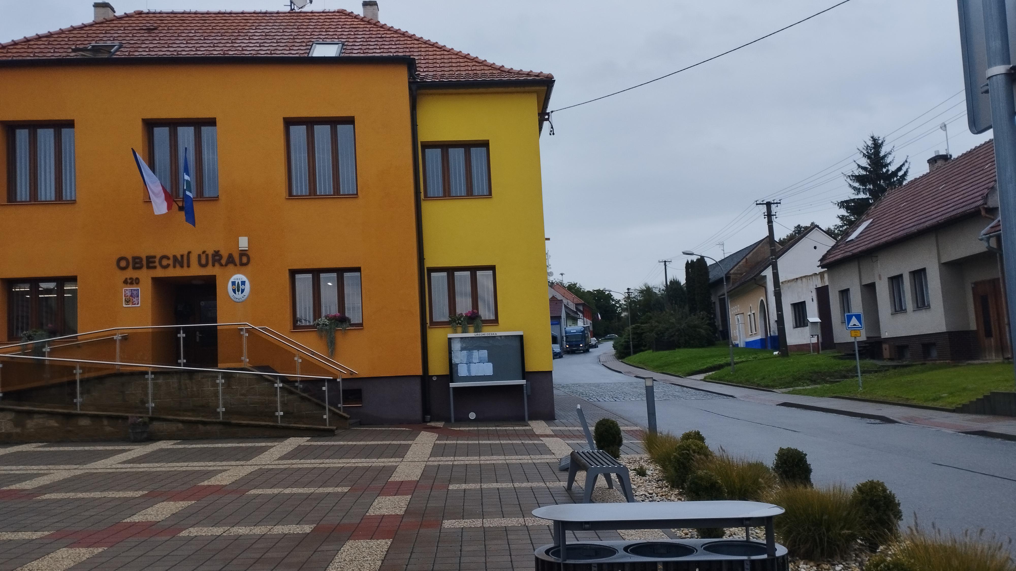 Topolná - obecní úřad foto 3