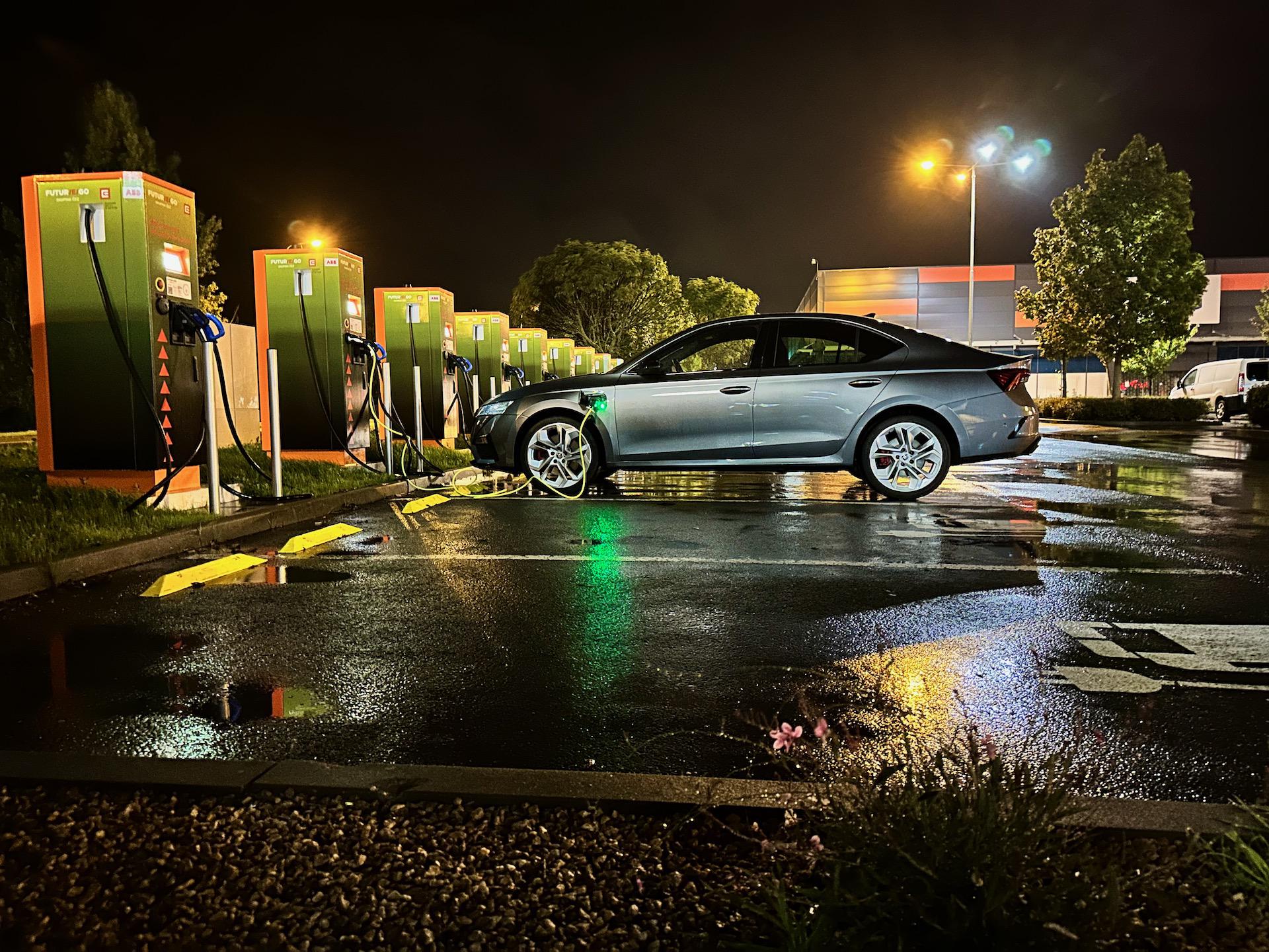 Nabíjecí stanice ČEZ foto 2