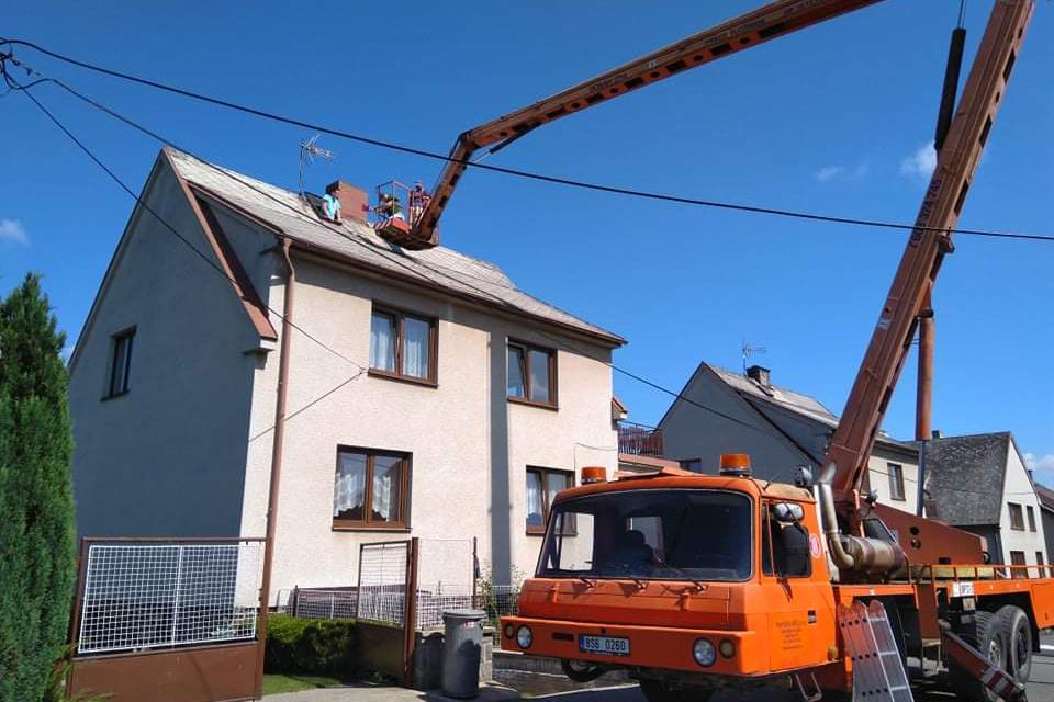 Montážní plošiny 16m a 27m, jeřábnické práce