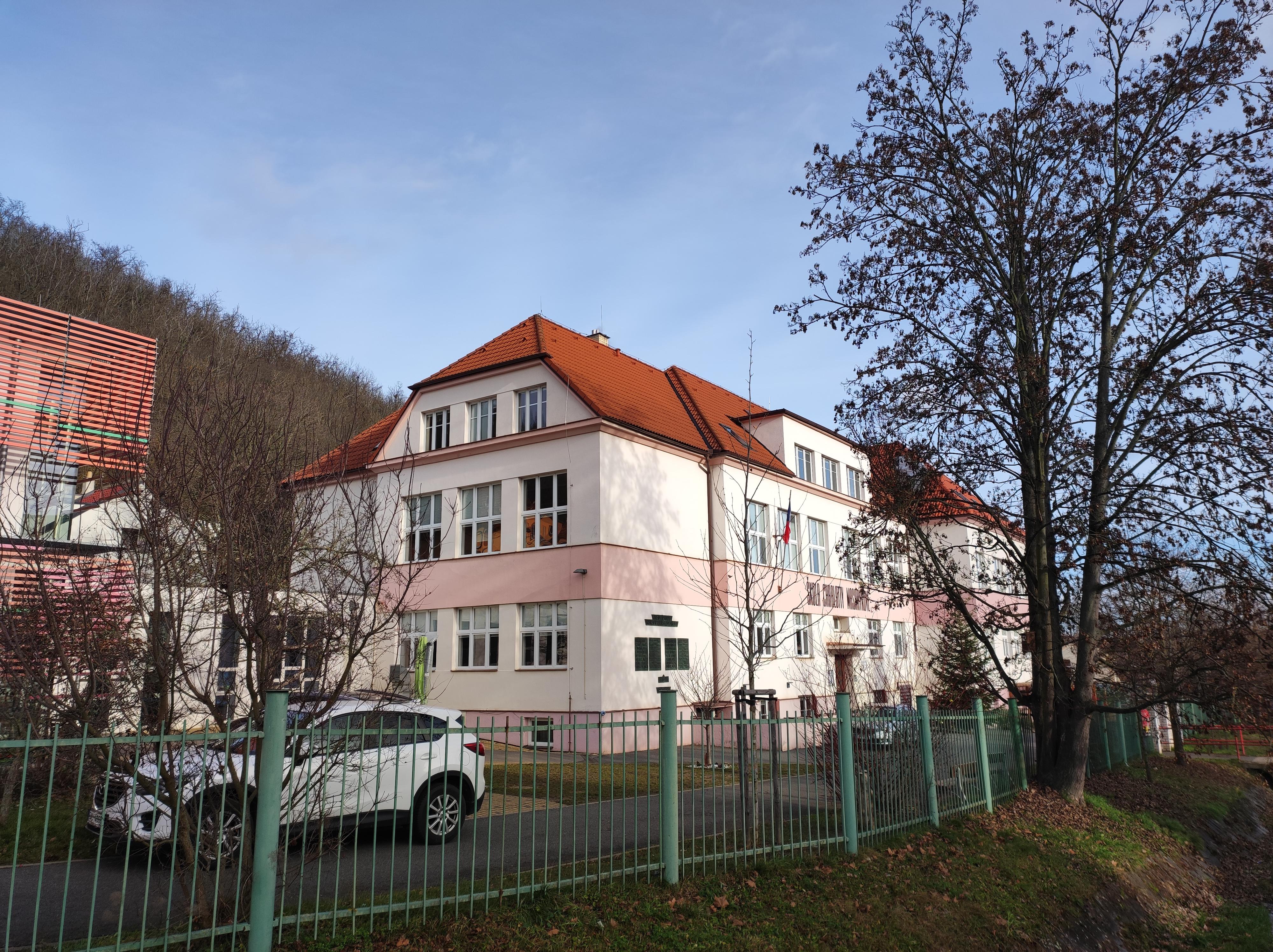 Základní škola Charlotty Masarykové Praha 5 - Velká Chuchle foto 4