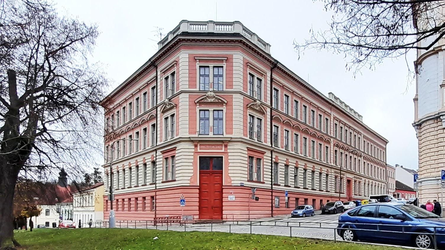 ZŠ Jindřichův Hradec, Janderova foto 2