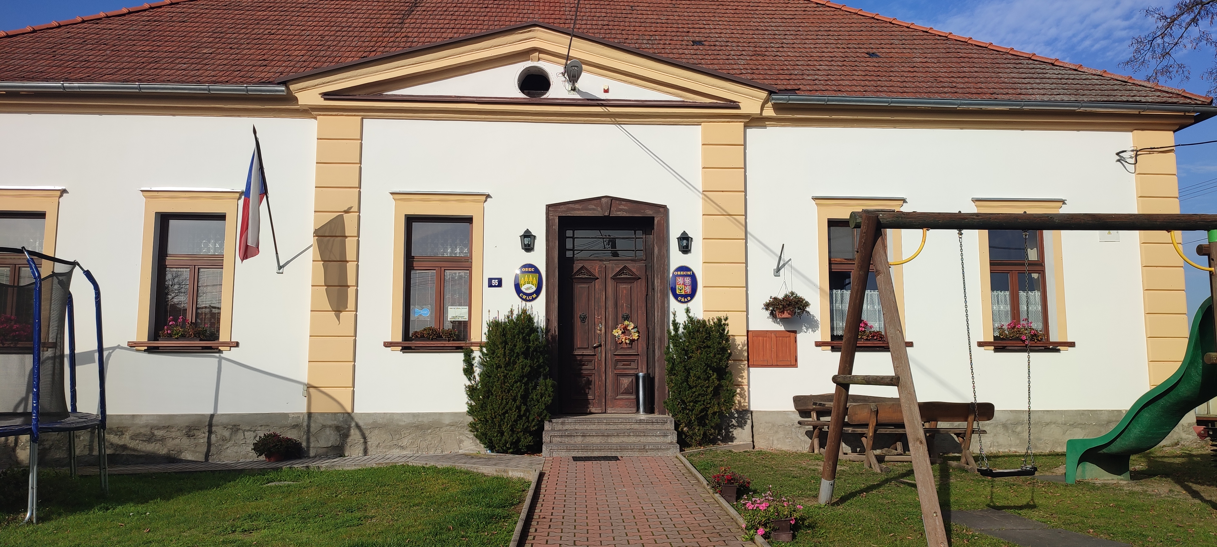 Chlum - obecní úřad foto 2