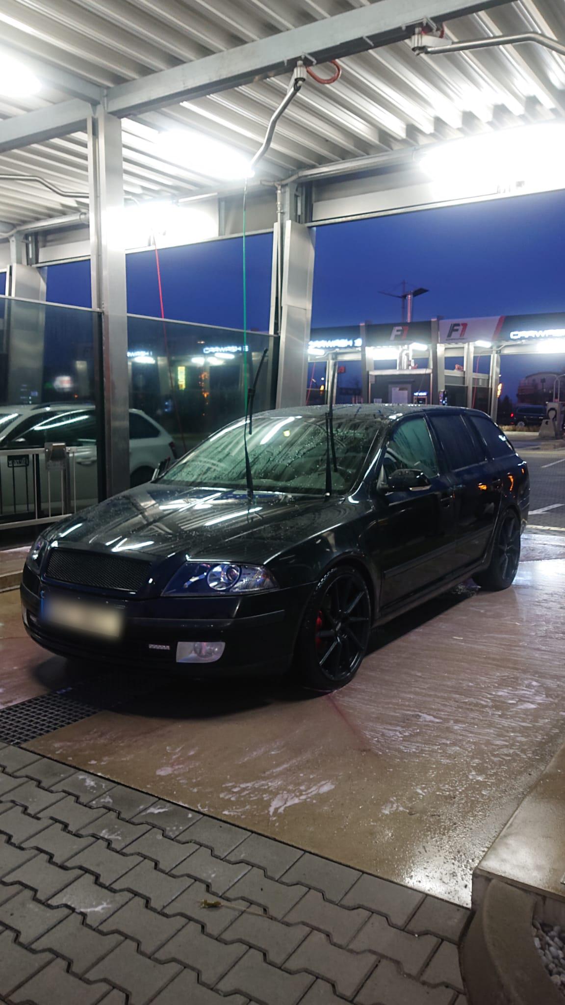 FIRST CARWASH foto 3