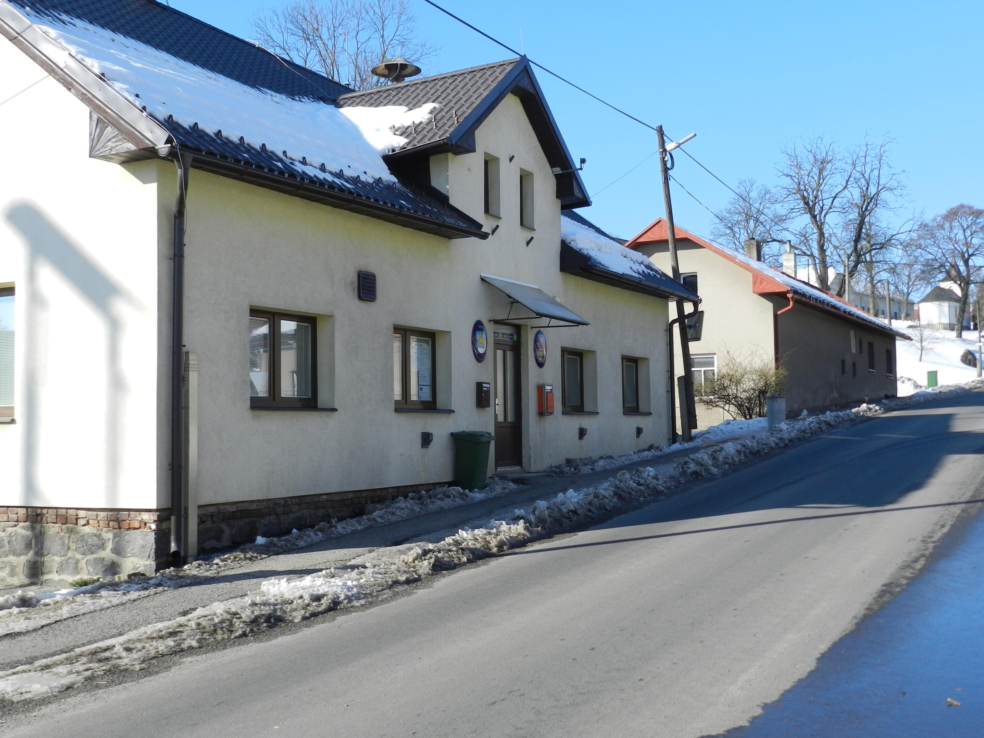 Malá Losenice - obecní úřad foto 3