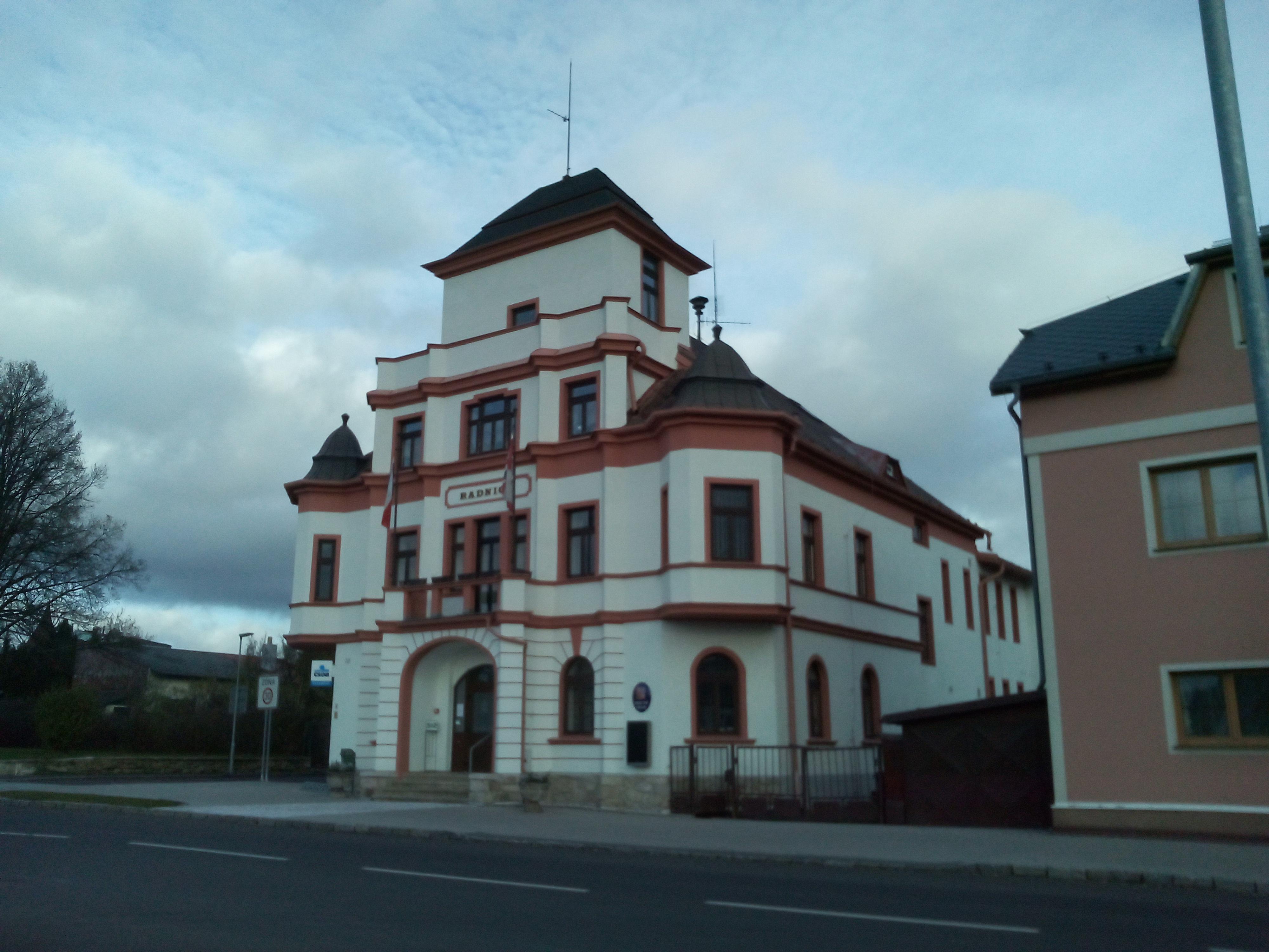 Velká Hleďsebe - obecní úřad foto 3