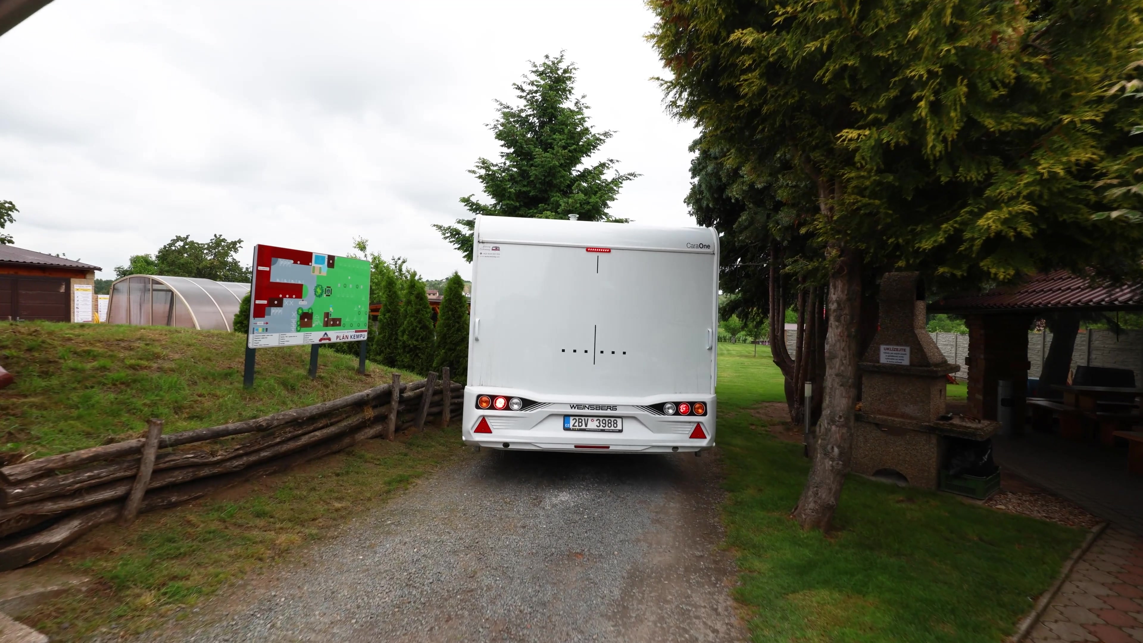 Autokemp - Stellplatz Mutěnice foto 2 (náhled videa)