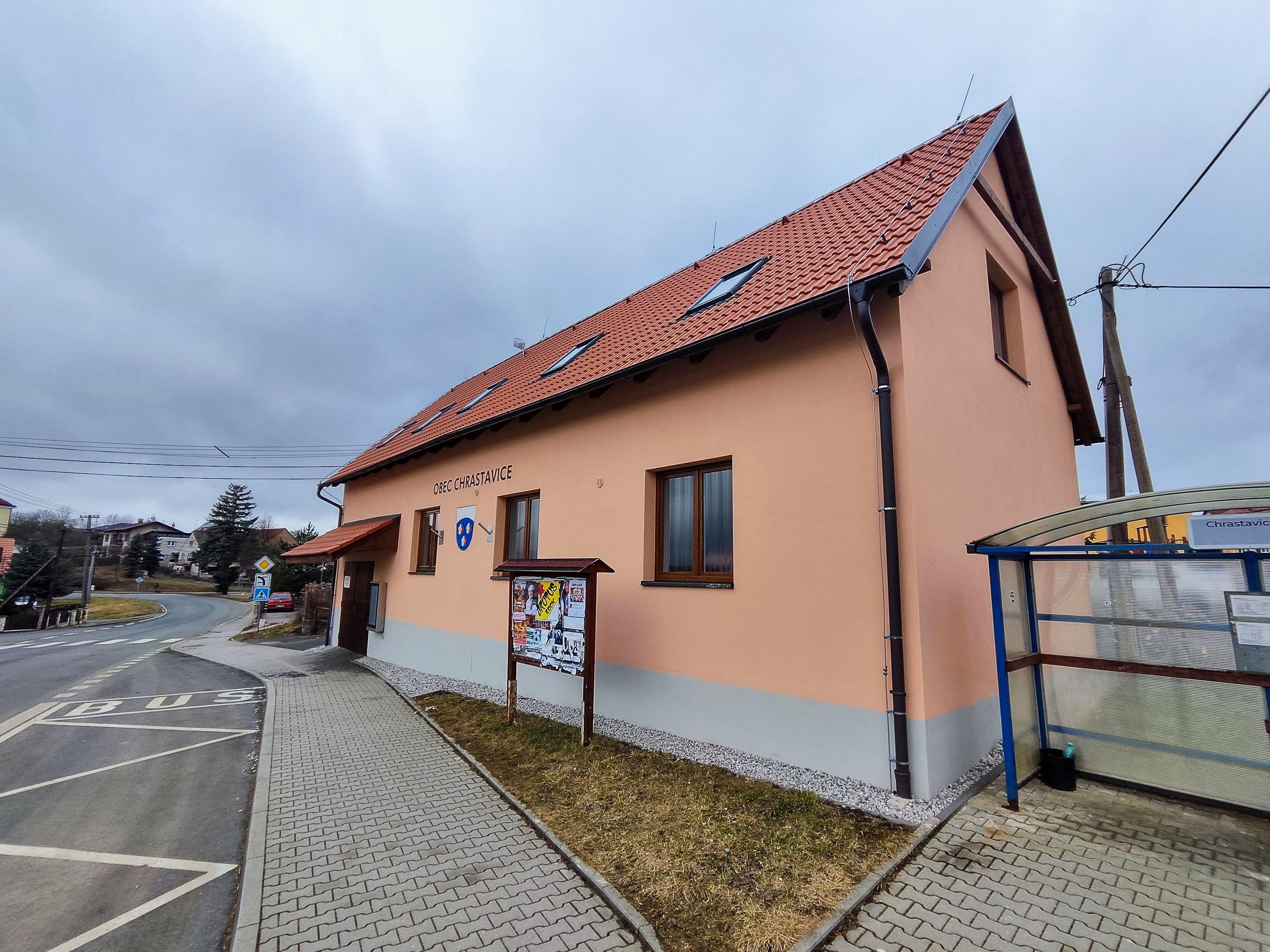 Chrastavice - obecní úřad foto 3
